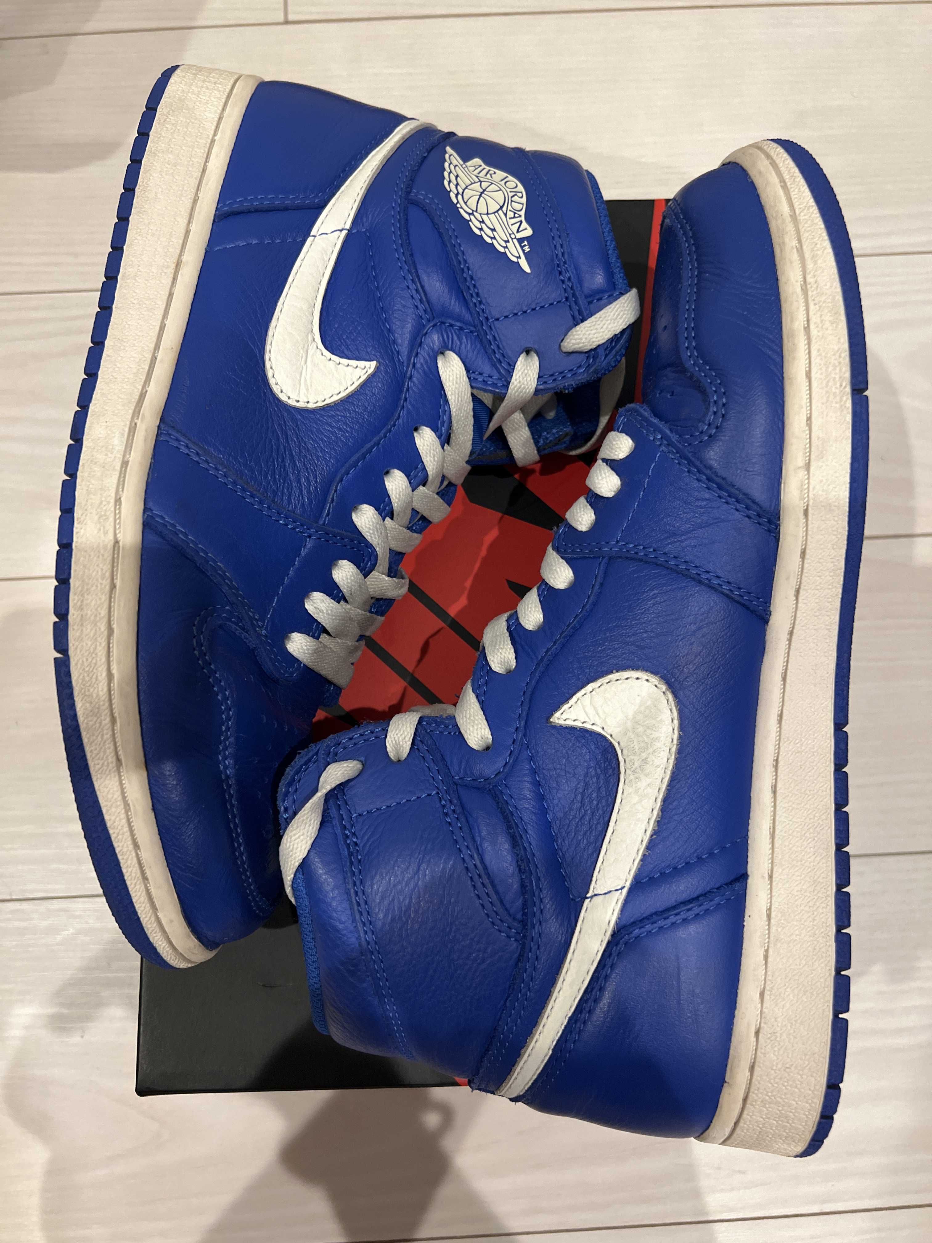 NIKE AIR JORDAN 1 RETRO HIGH "HYPER ROYAL"