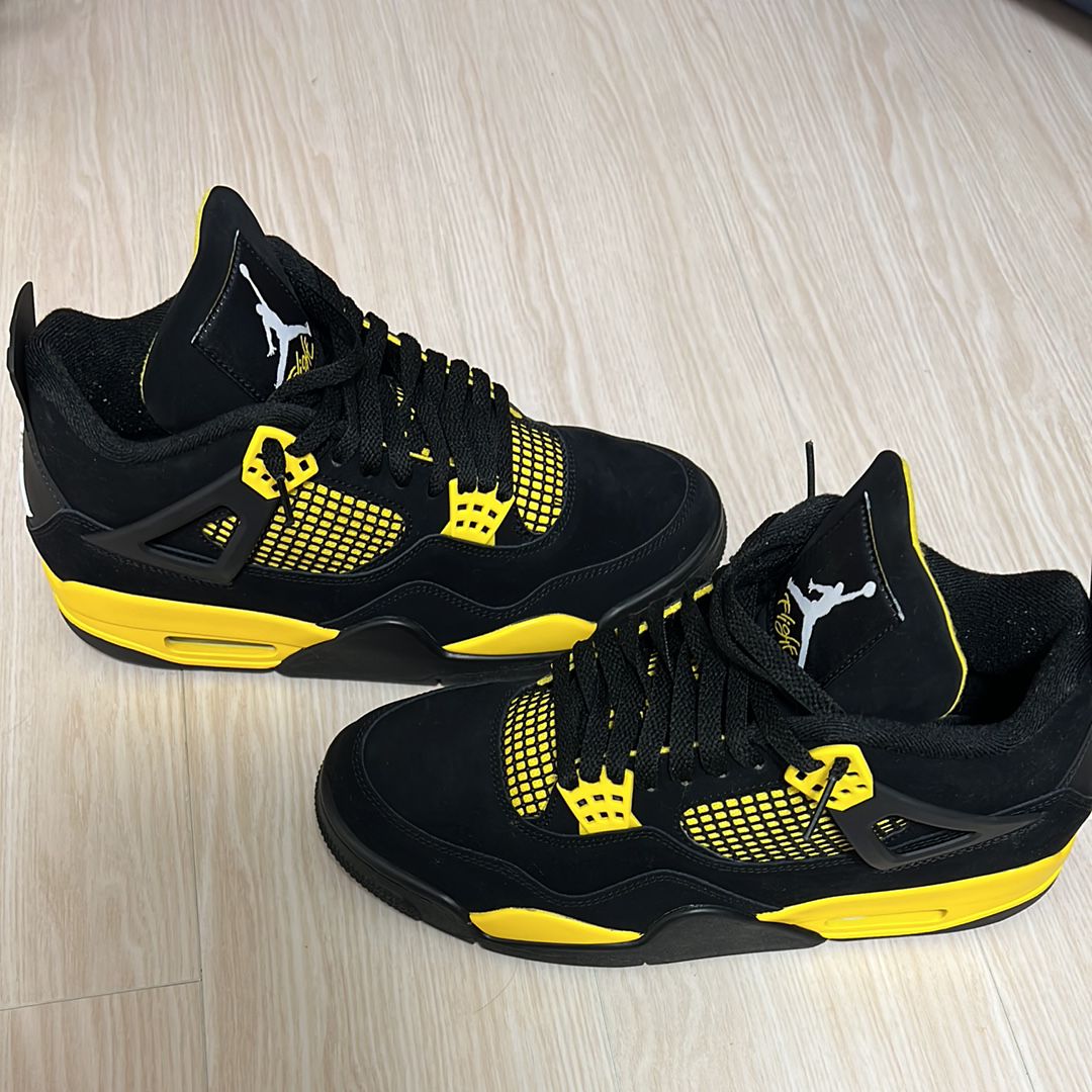 Nike Air Jordan 4 Retro "Thunder"(2023)