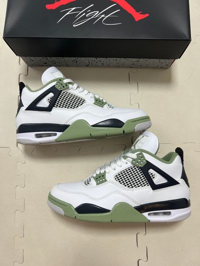 Nike WMNS Air Jordan 4