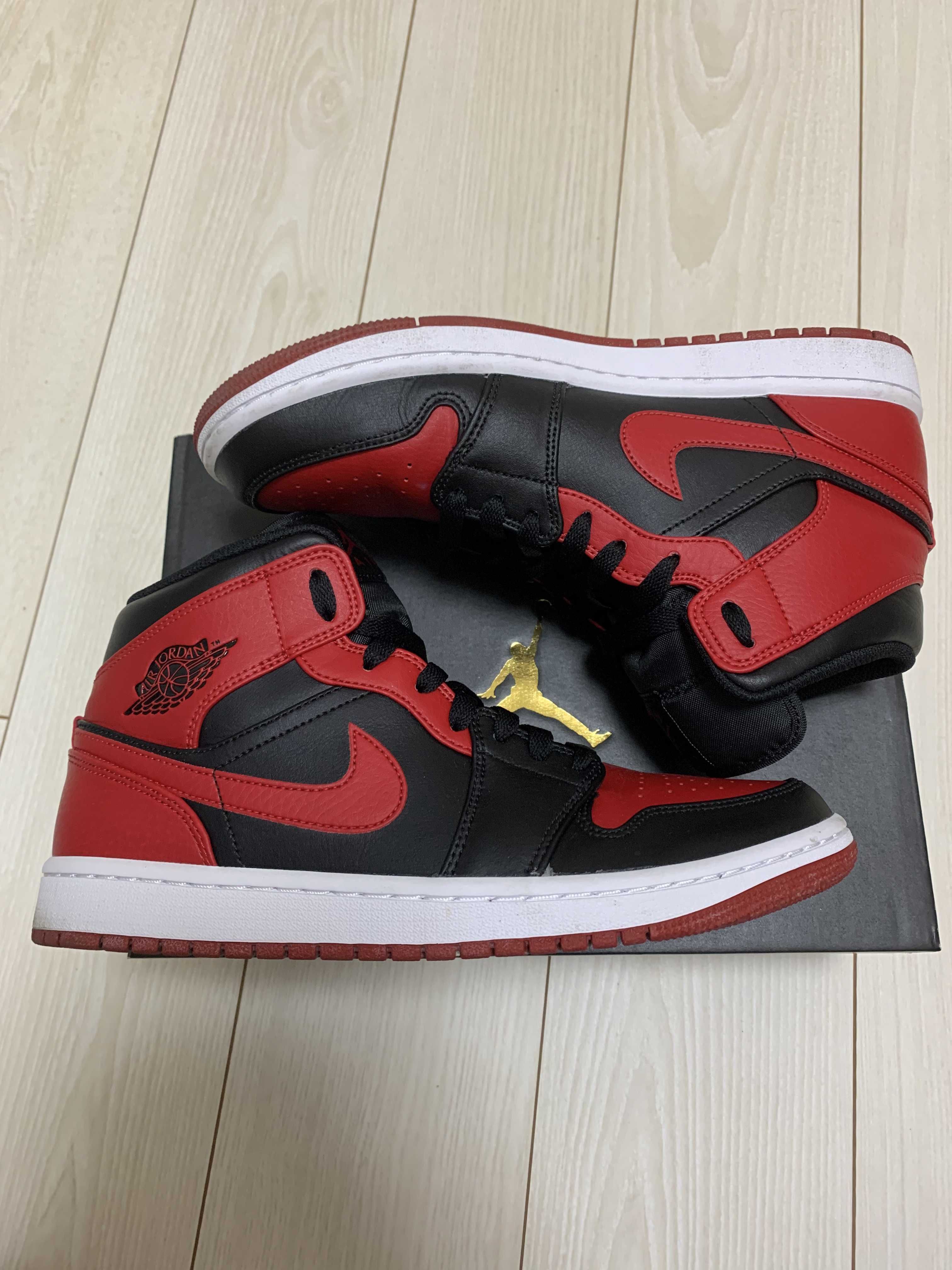 Nike Air Jordan 1 Mid "Bred"