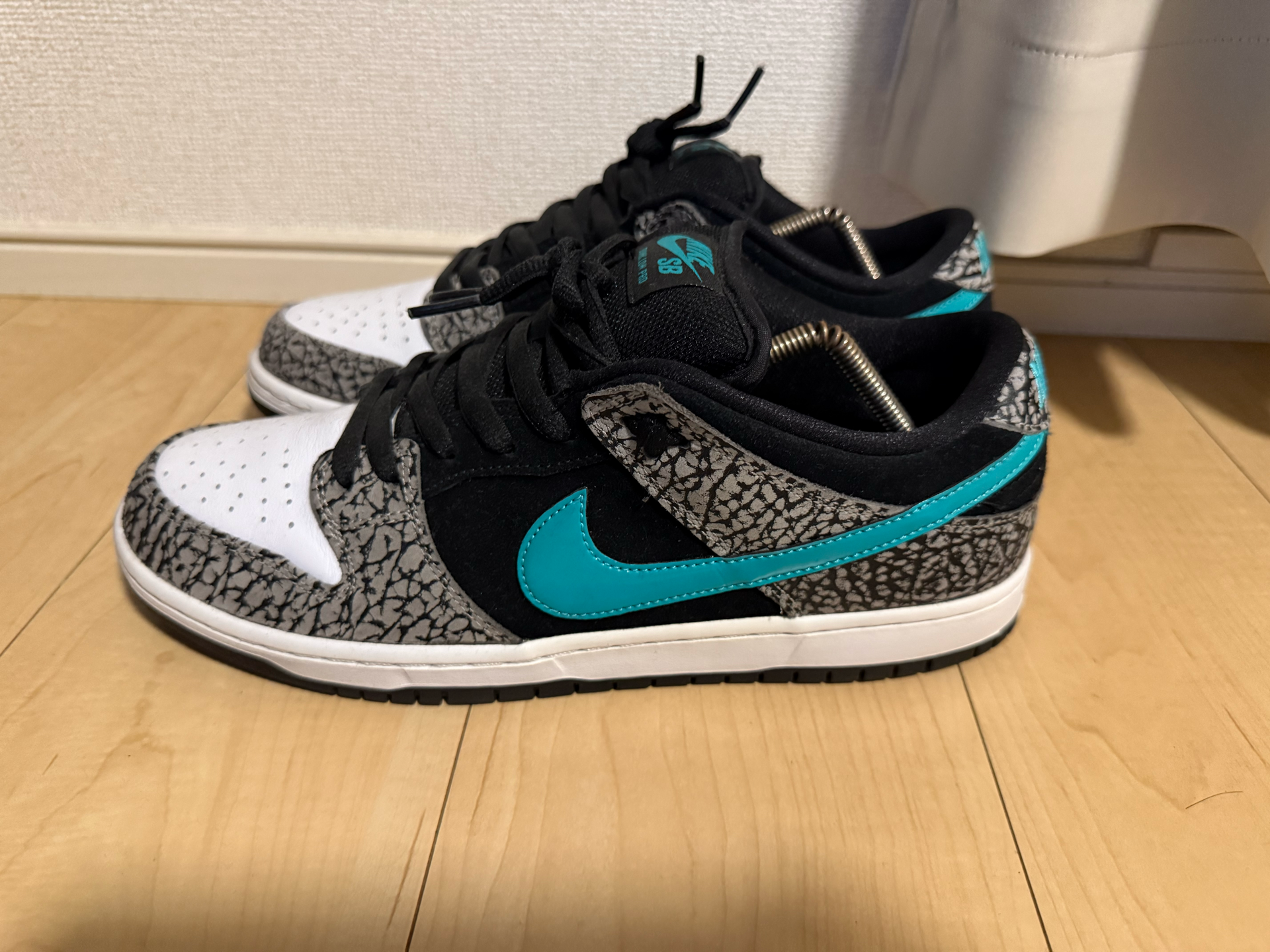 Nike SB Dunk Low "Elephant/Safari"