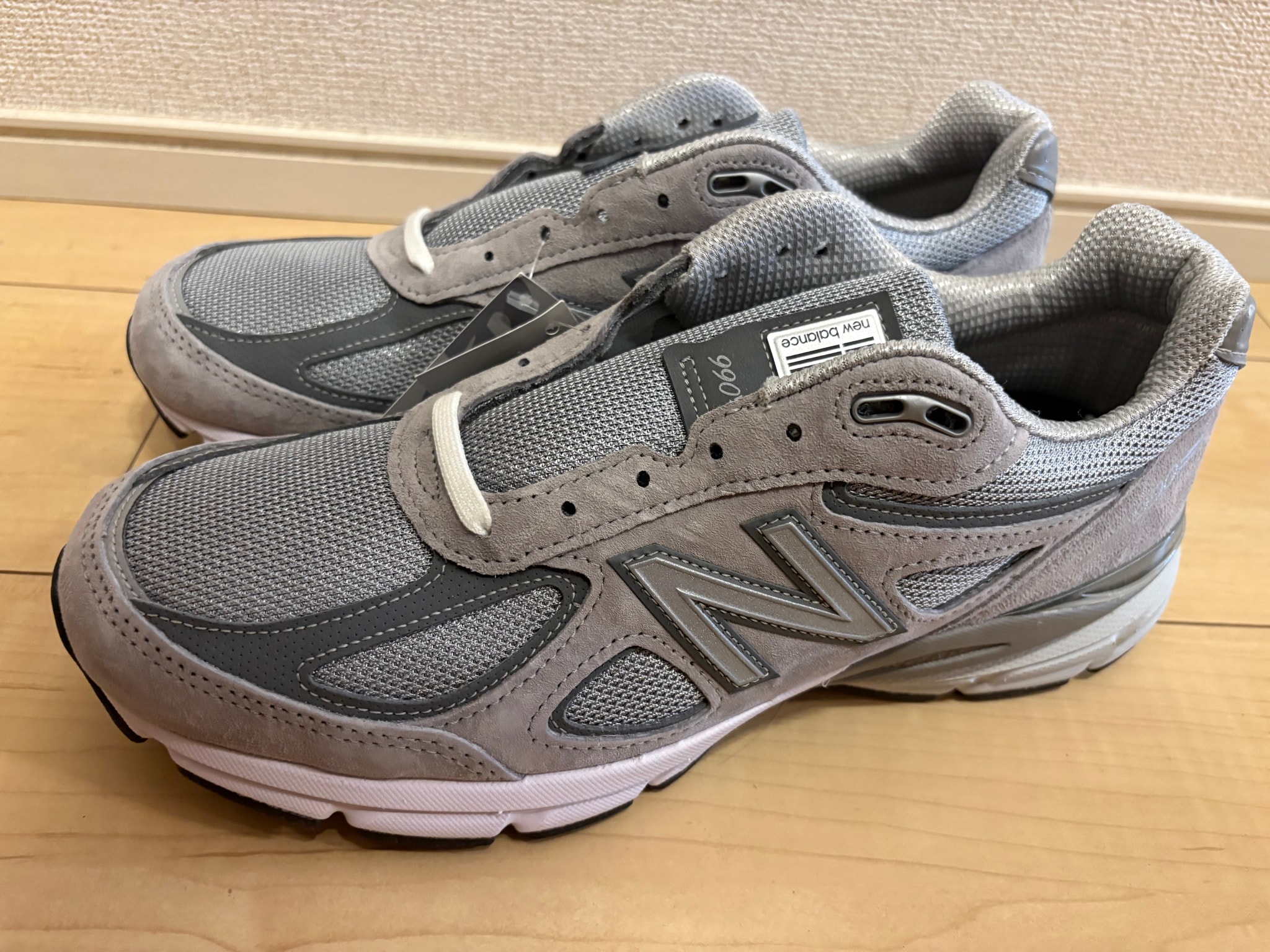 New Balance 990V4 "Grey Silver"