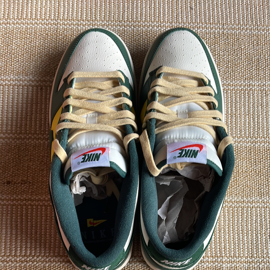 Nike Women's Dunk Low SE "Noble Green"