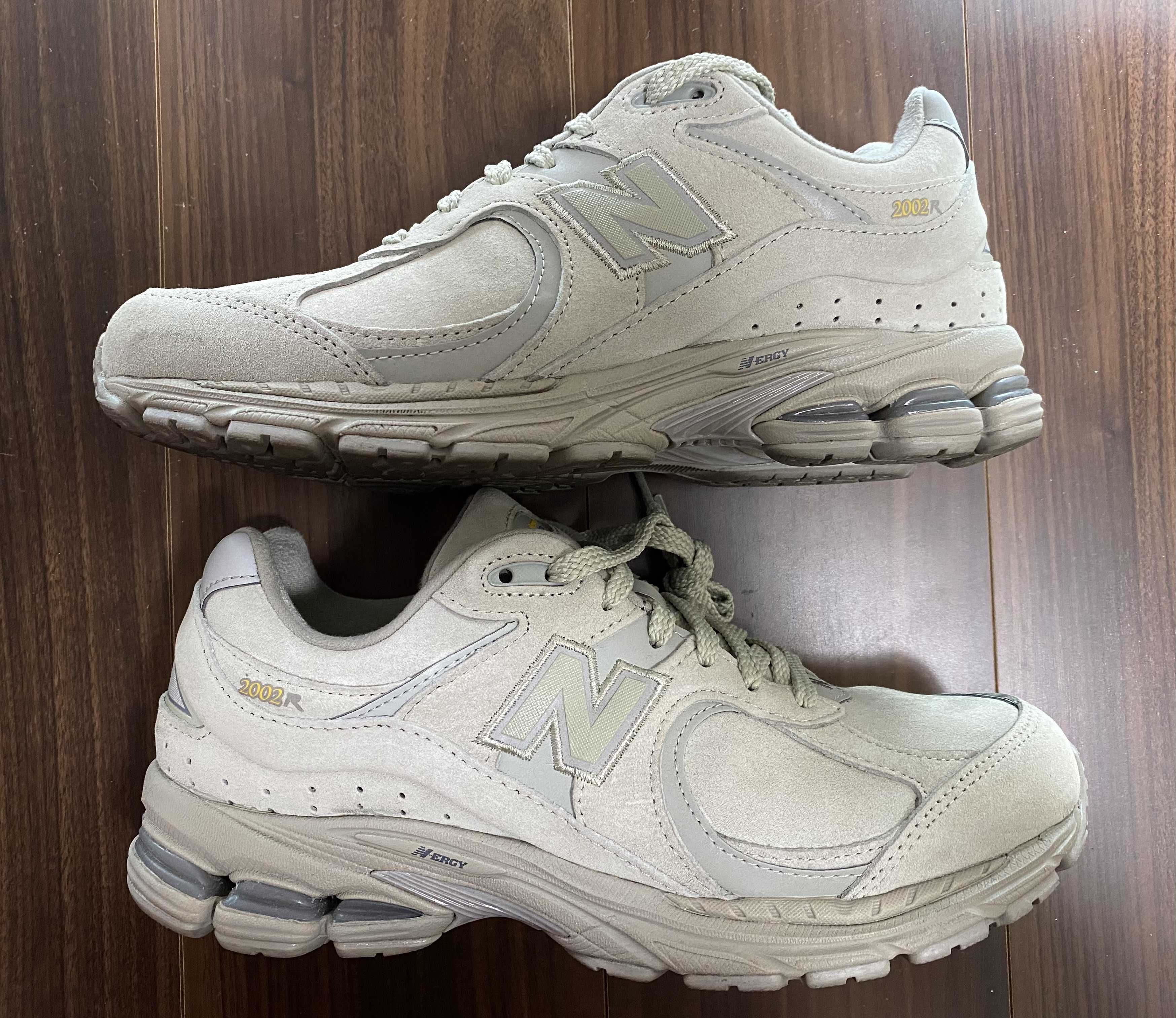 New Balance 2002R "Beige"