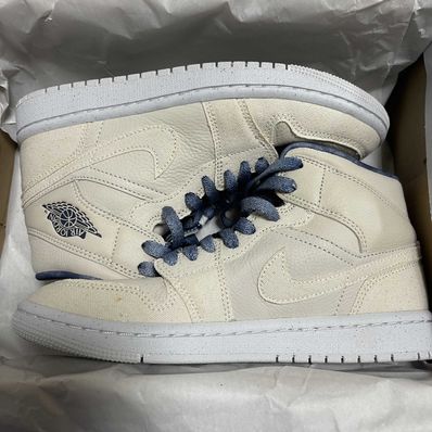 Nike WMNS Air Jordan 1 Mid