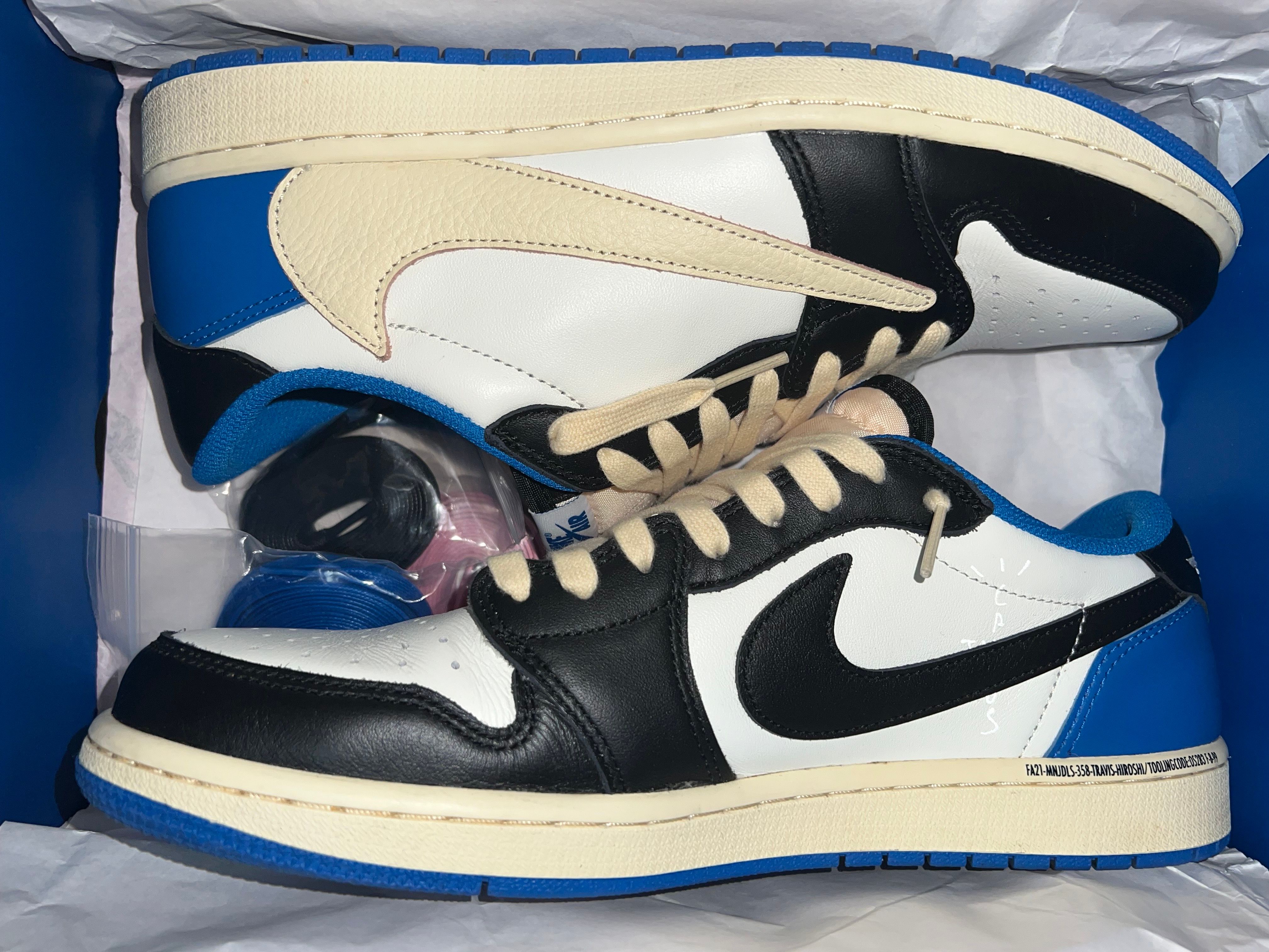 Travis Scott × fragment design × Nike Air Jordan 1 Low OG SP "Military Blue"