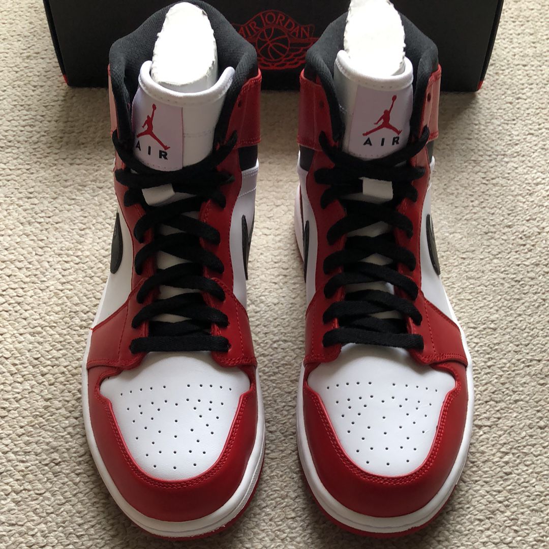 Nike Air Jordan 1 Retro High "Chicago" (2013)