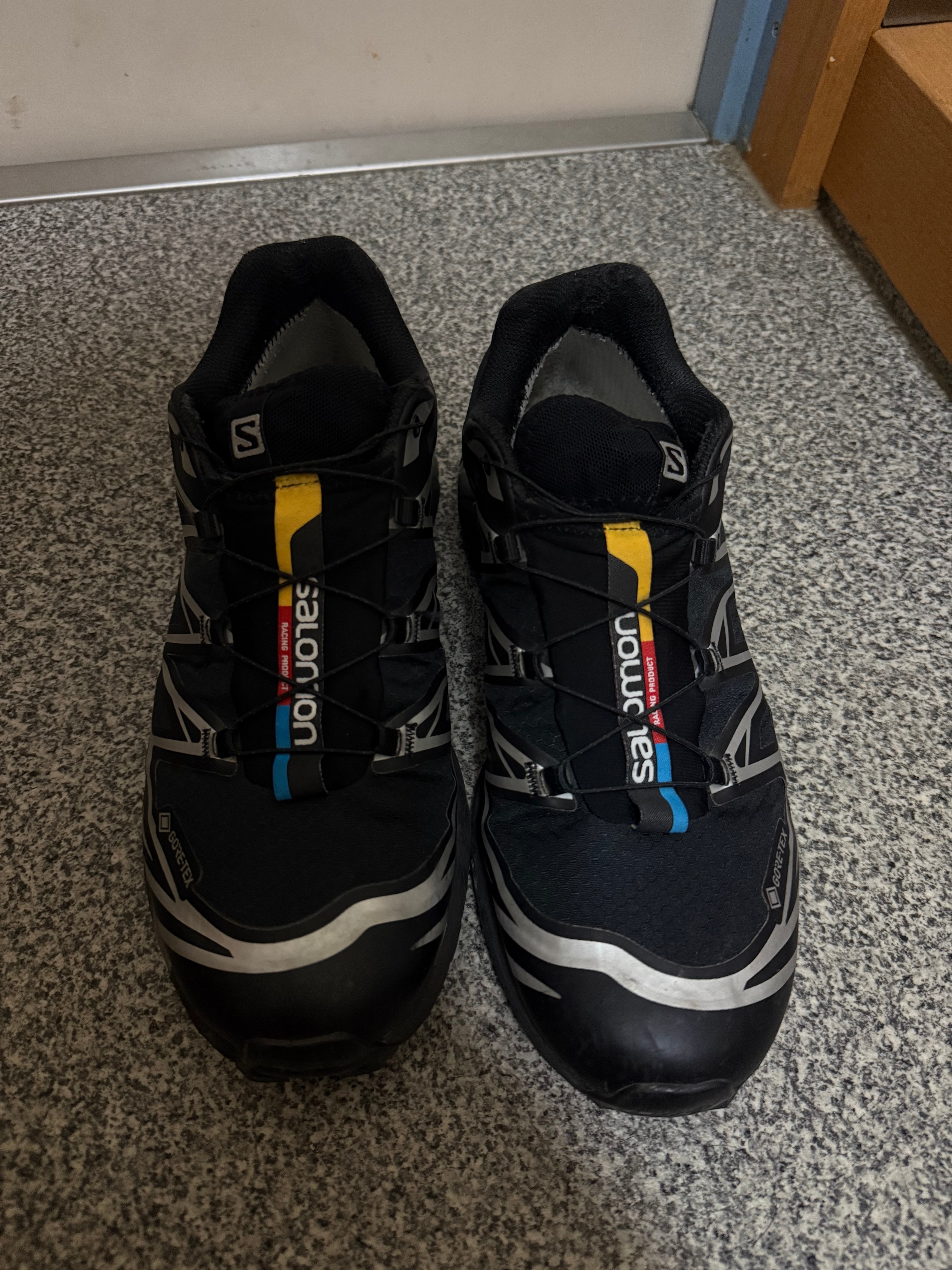 サロモン XT-6 ゴアテックス "ブラック/フットウェアシルバー"