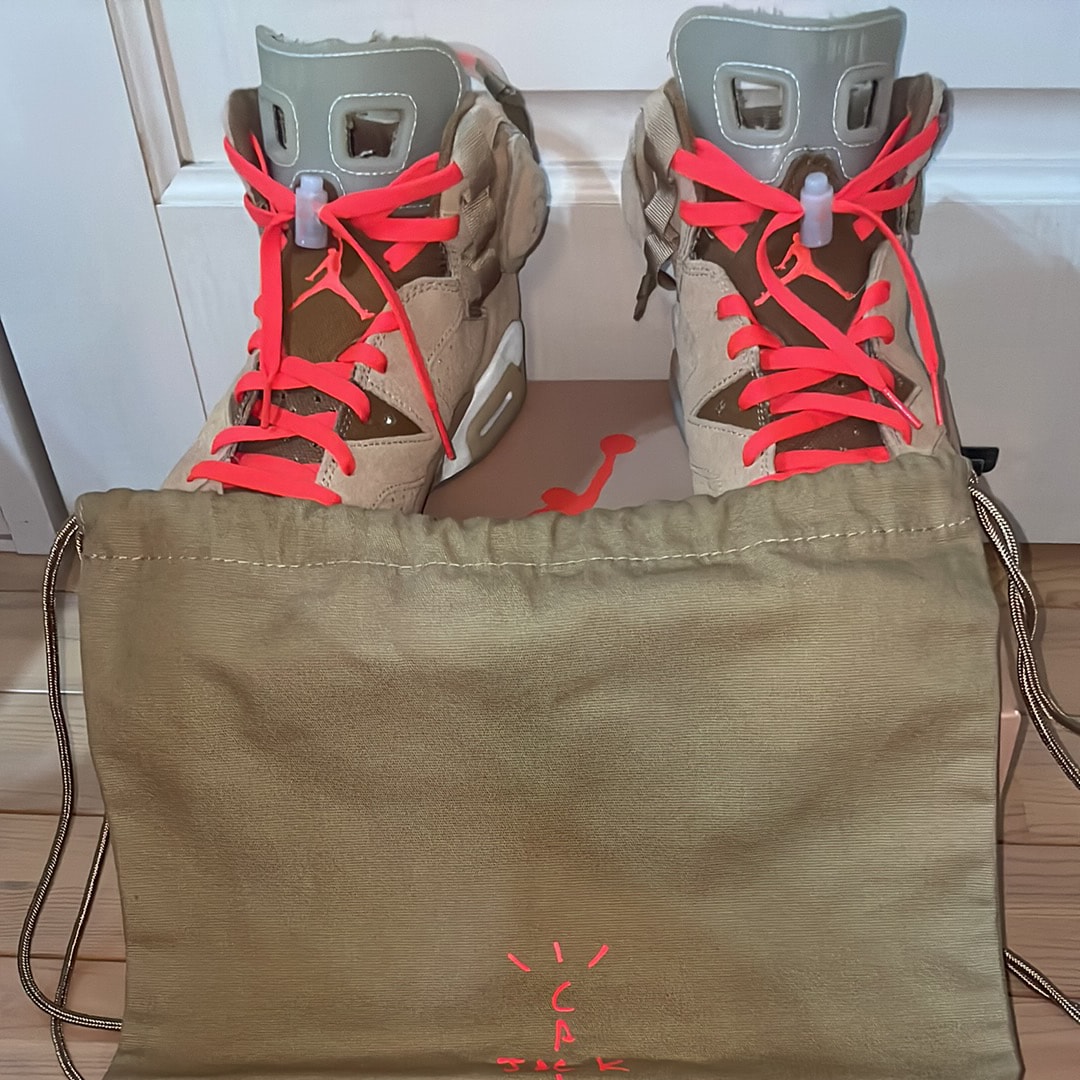 トラヴィススコット × ナイキ エアジョーダン6 "ブリティッシュカーキ"