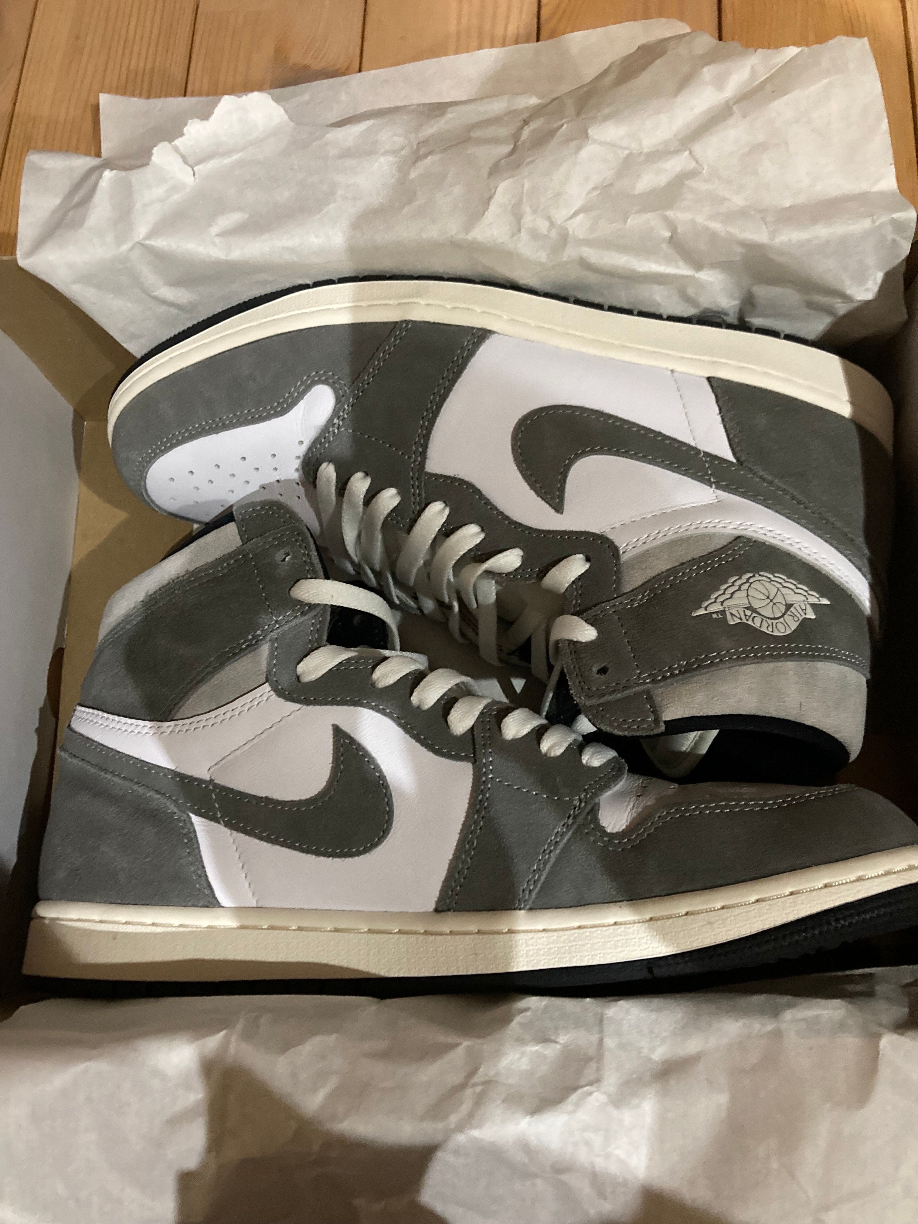 Nike Air Jordan 1 Retro High OG "Black and Smoke Grey"