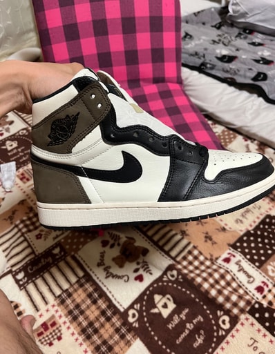 Nike Air Jordan 1 High OG "Sail/Dark Mocha/Black"