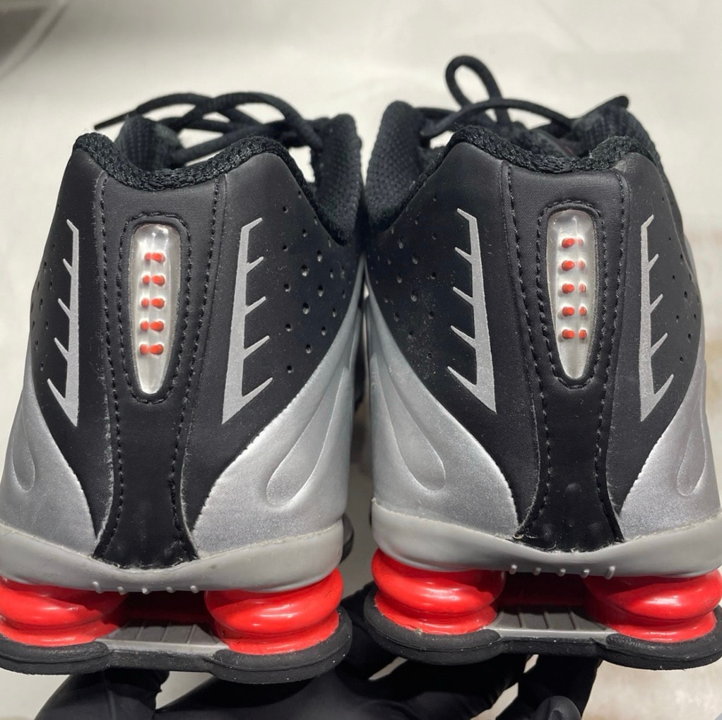 Nike Shox R4 "Metallic Silver/Red" (2024) HQ1988-002