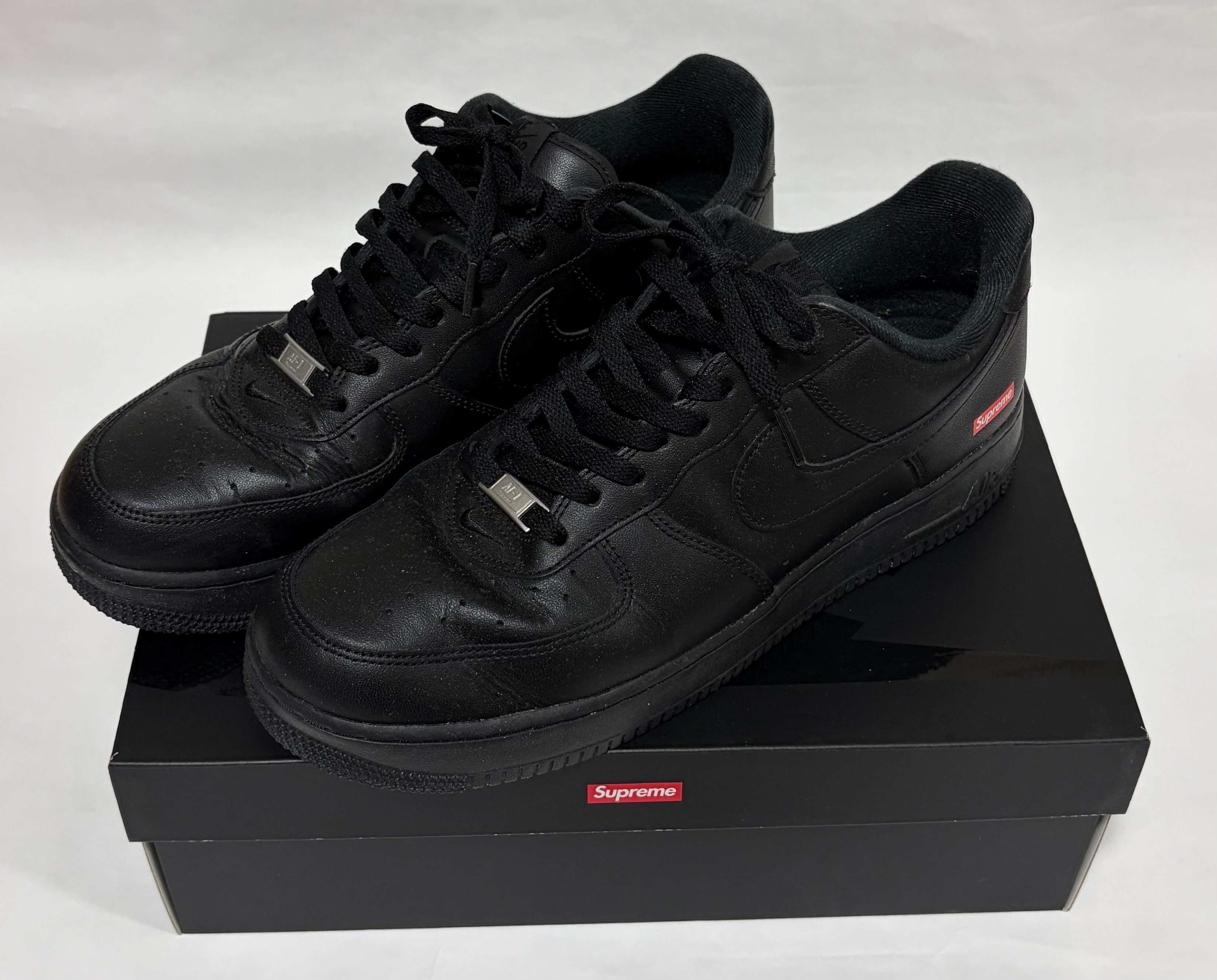 Supreme × Nike Air Force 1 Low "Black"