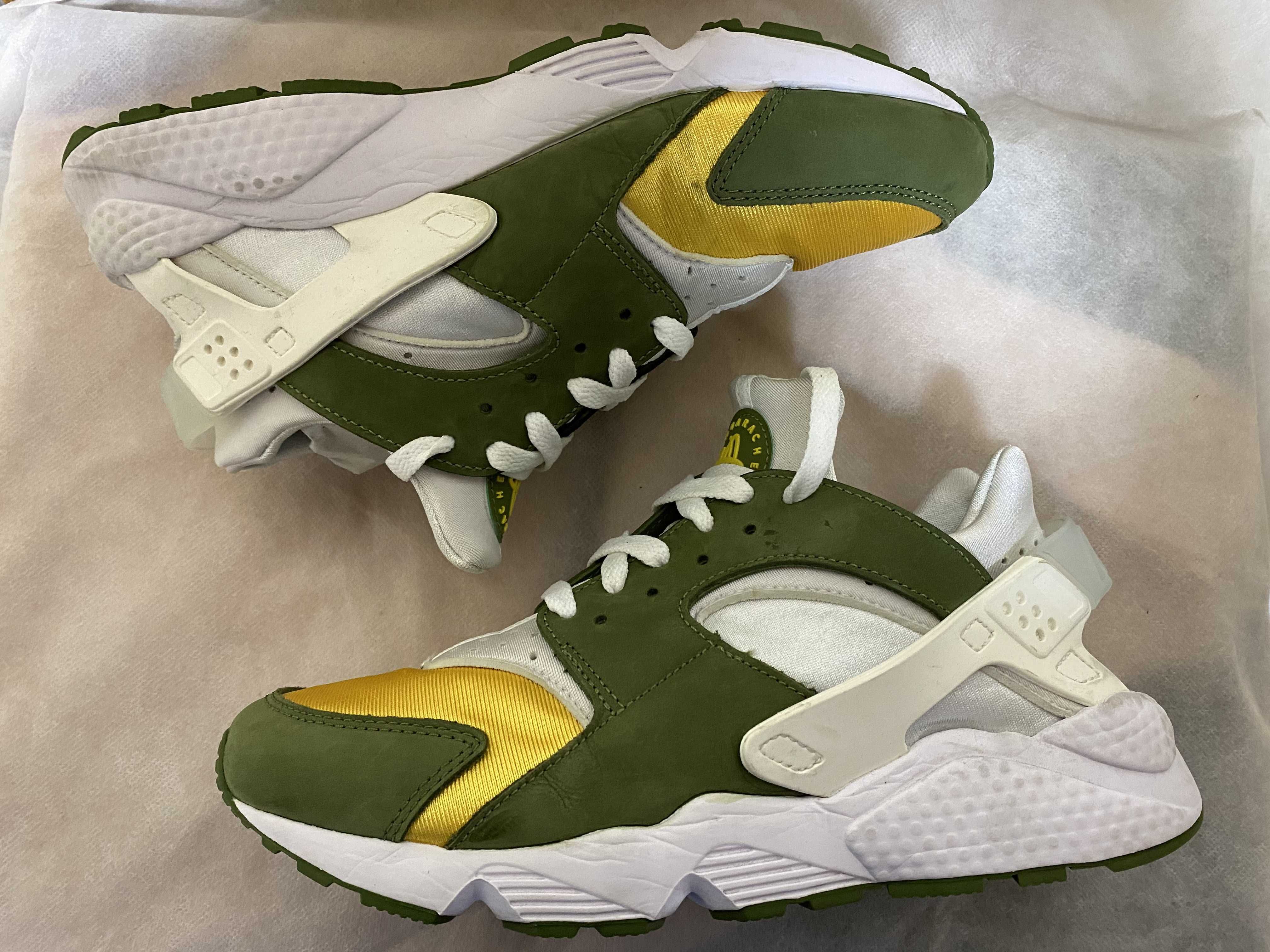 Stussy × Nike Air Huarache "Dark Olive"