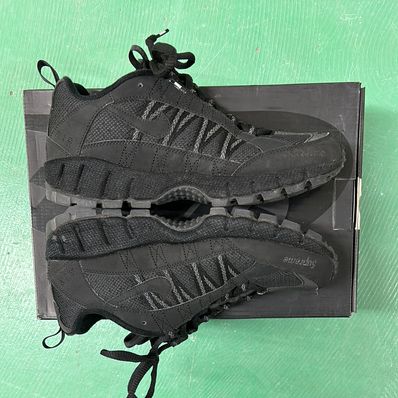 Supreme × Nike Air Humara "Black"