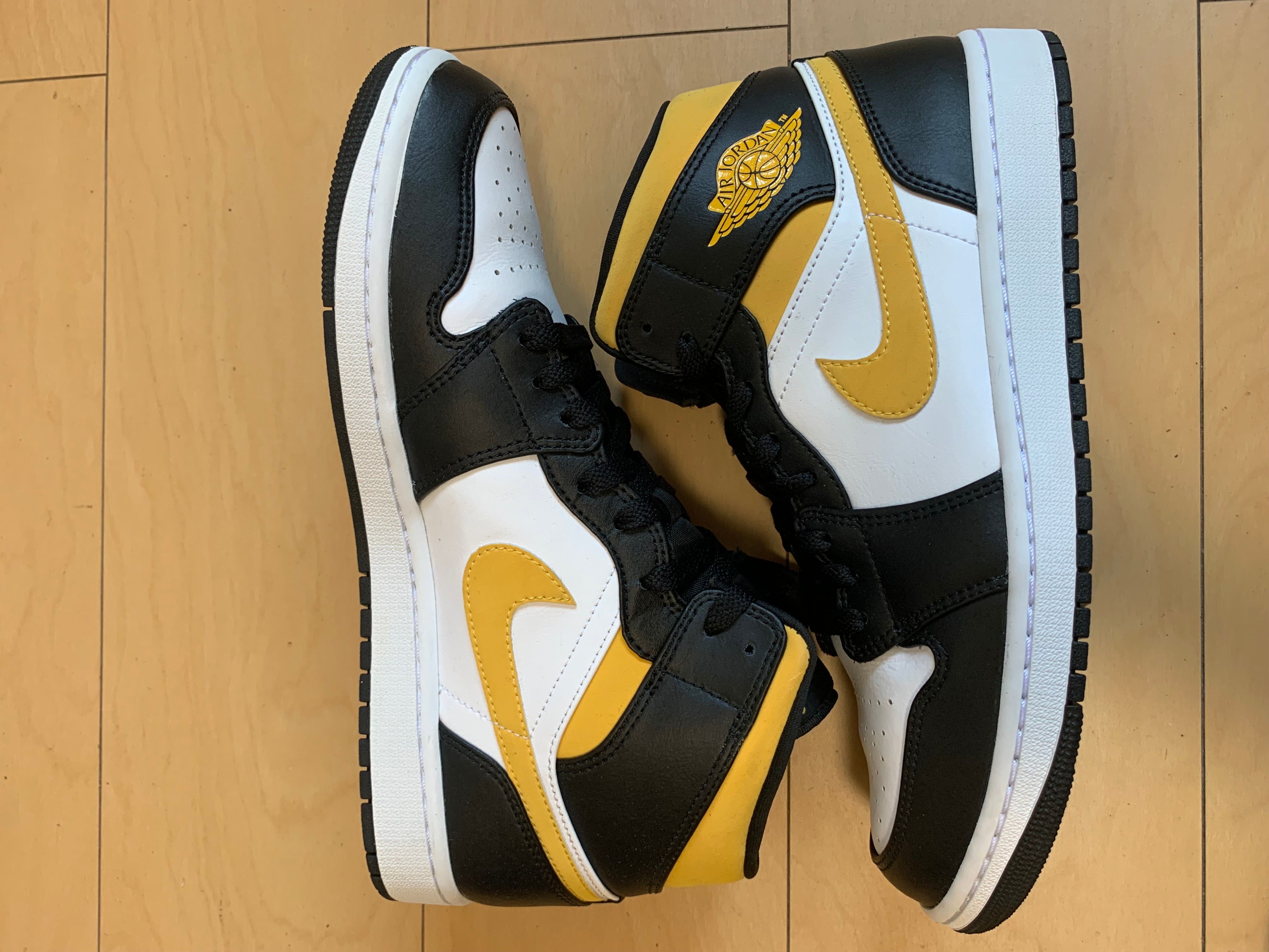 Nike Air Jordan 1 Mid "White/Pollen-Black"