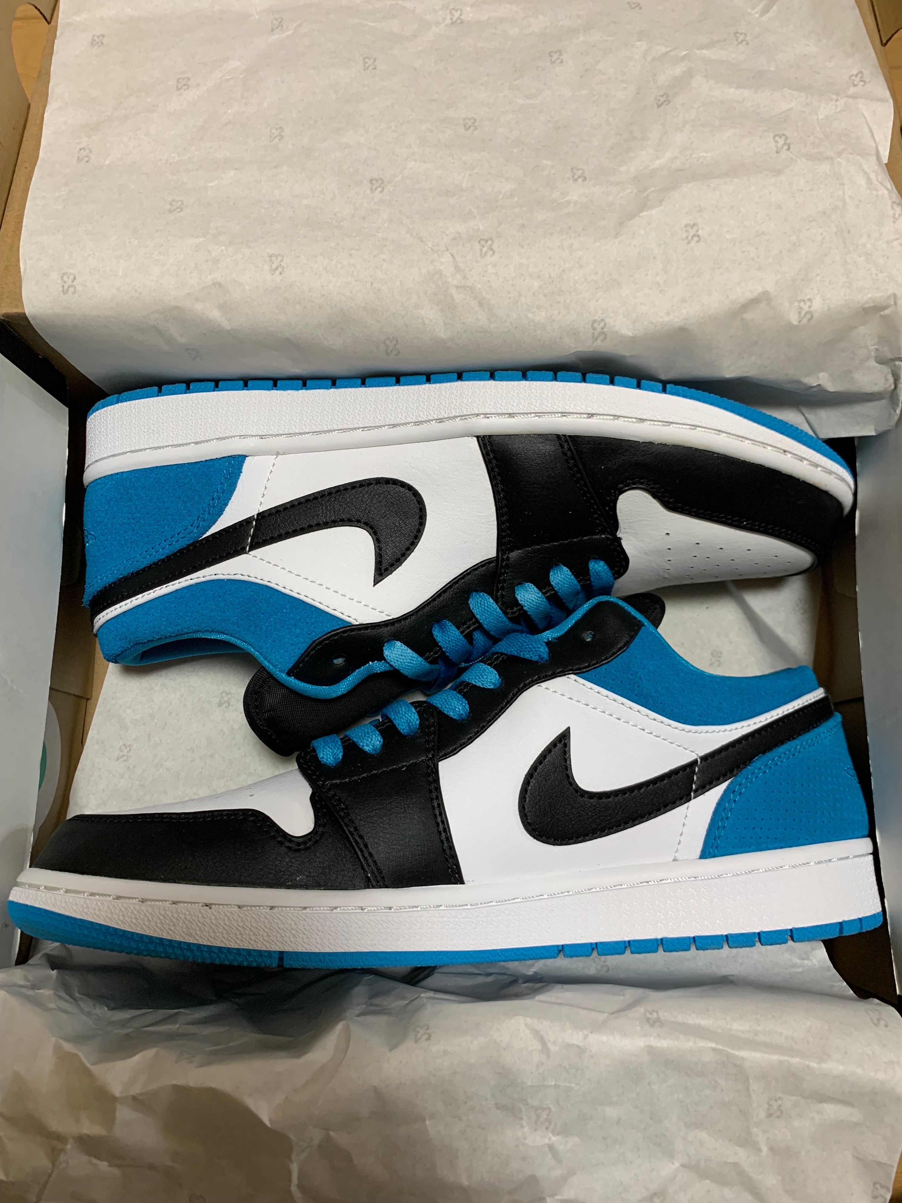 Nike Air Jordan 1 Low SE "Black/Laser Blue/White"