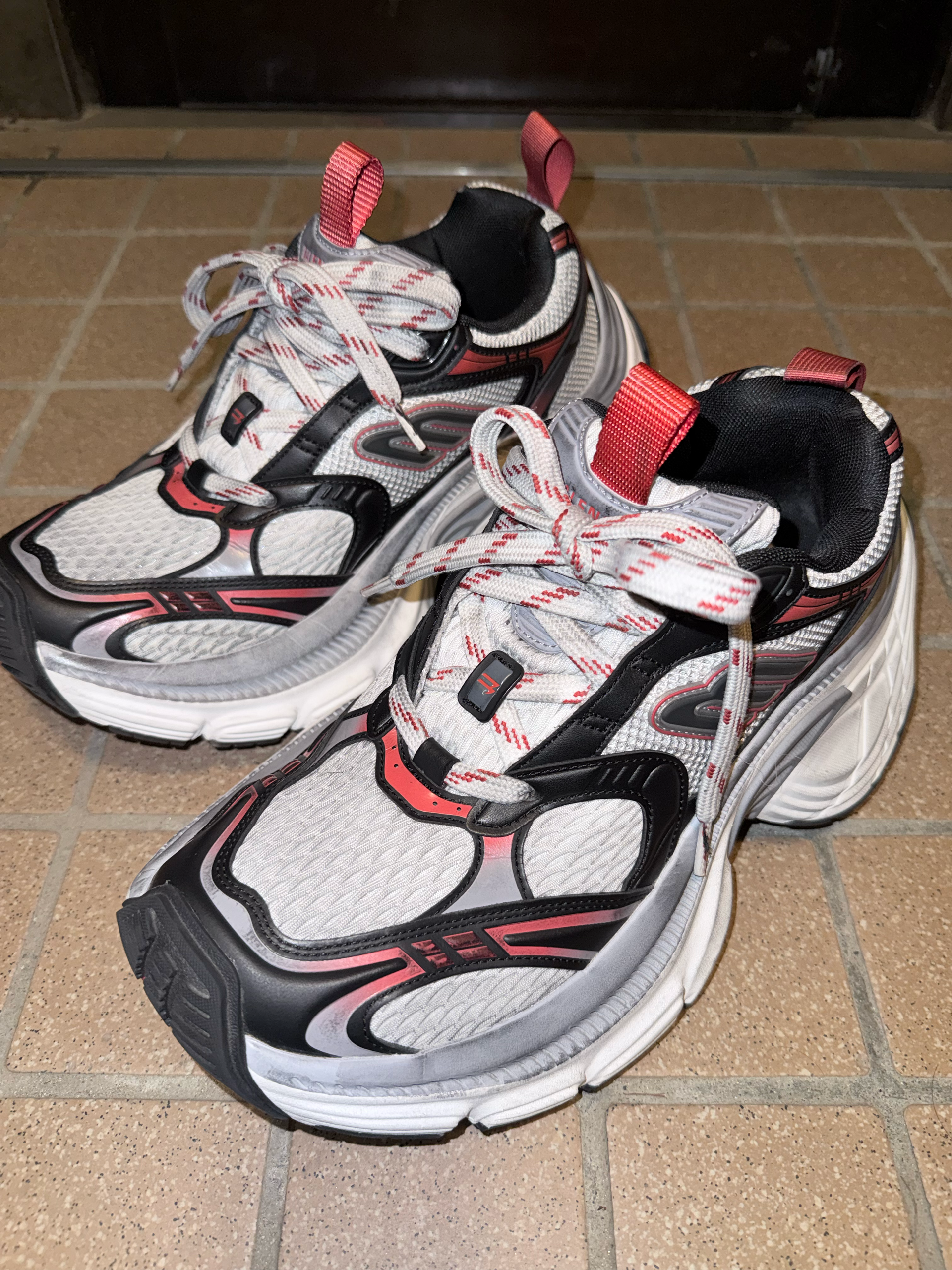 BALENCIAGA 10XL Sneaker "Grey/White/Red"