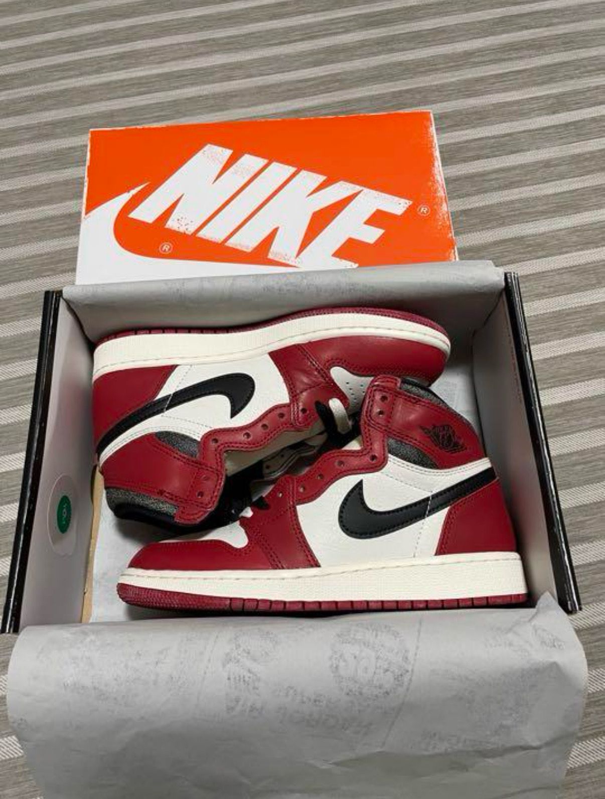 Nike Air Jordan 1 High OG "Lost & Found/Chicago"