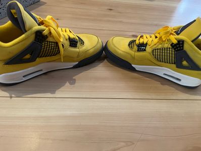 Nike Air Jordan 4 "Tour Yellow"