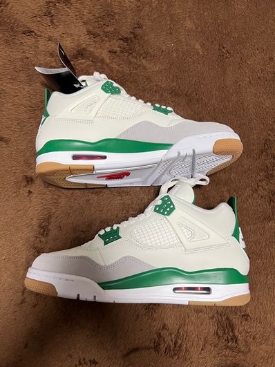 Nike SB × Air Jordan 4 Retro SP "Pine Green"