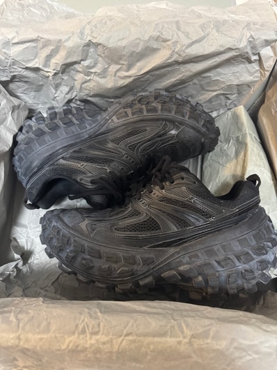 BALENCIAGA Bouncer (Defender) Sneaker "Black"