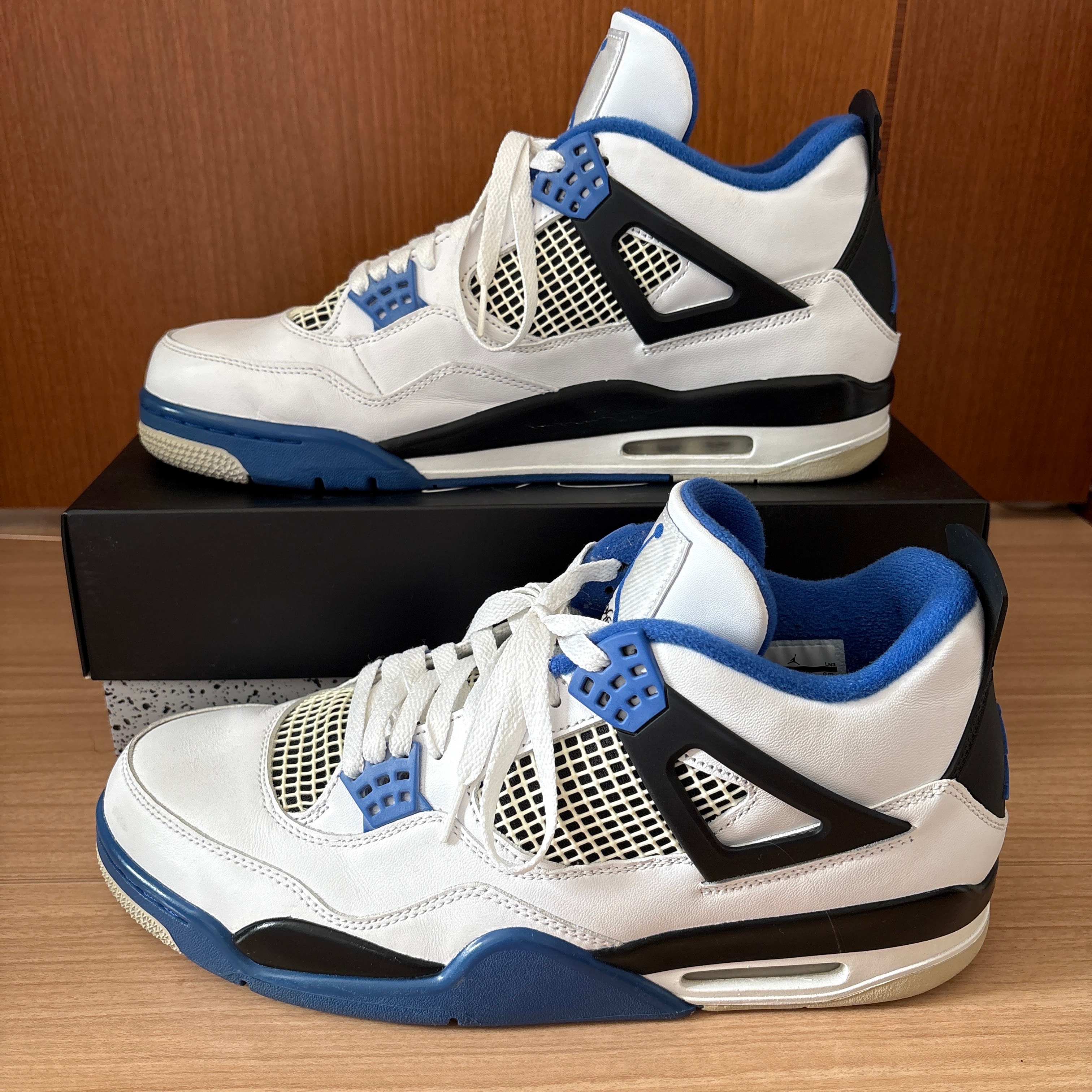 ナイキ エアジョーダン4 レトロ 