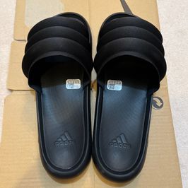 アディレッタ ズプラッシュ スライド "コアブラック"