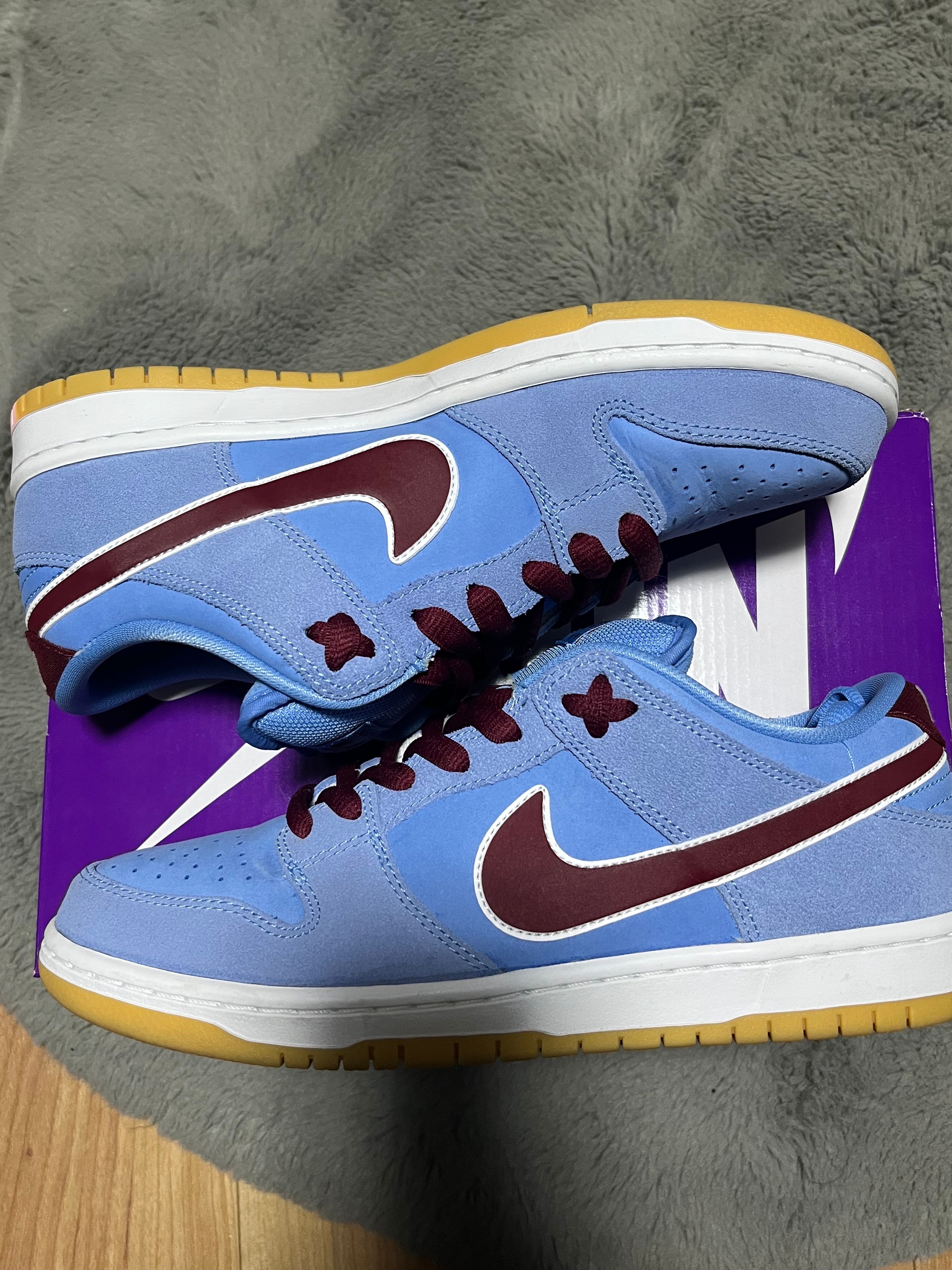 Nike SB Dunk Low Pro "Philadelphia Phillies/Valor Blue and Team Maroon"