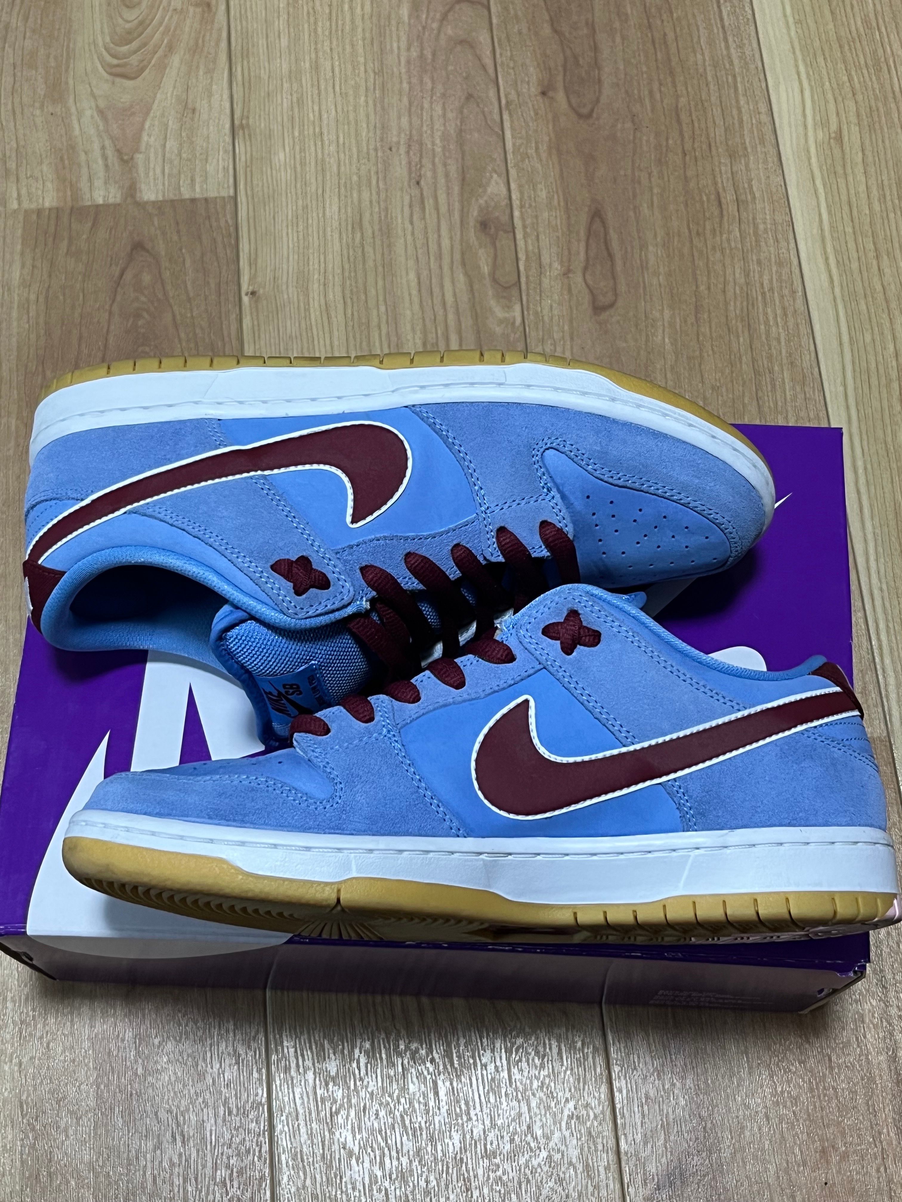 Nike SB Dunk Low Pro "Philadelphia Phillies/Valor Blue and Team Maroon"