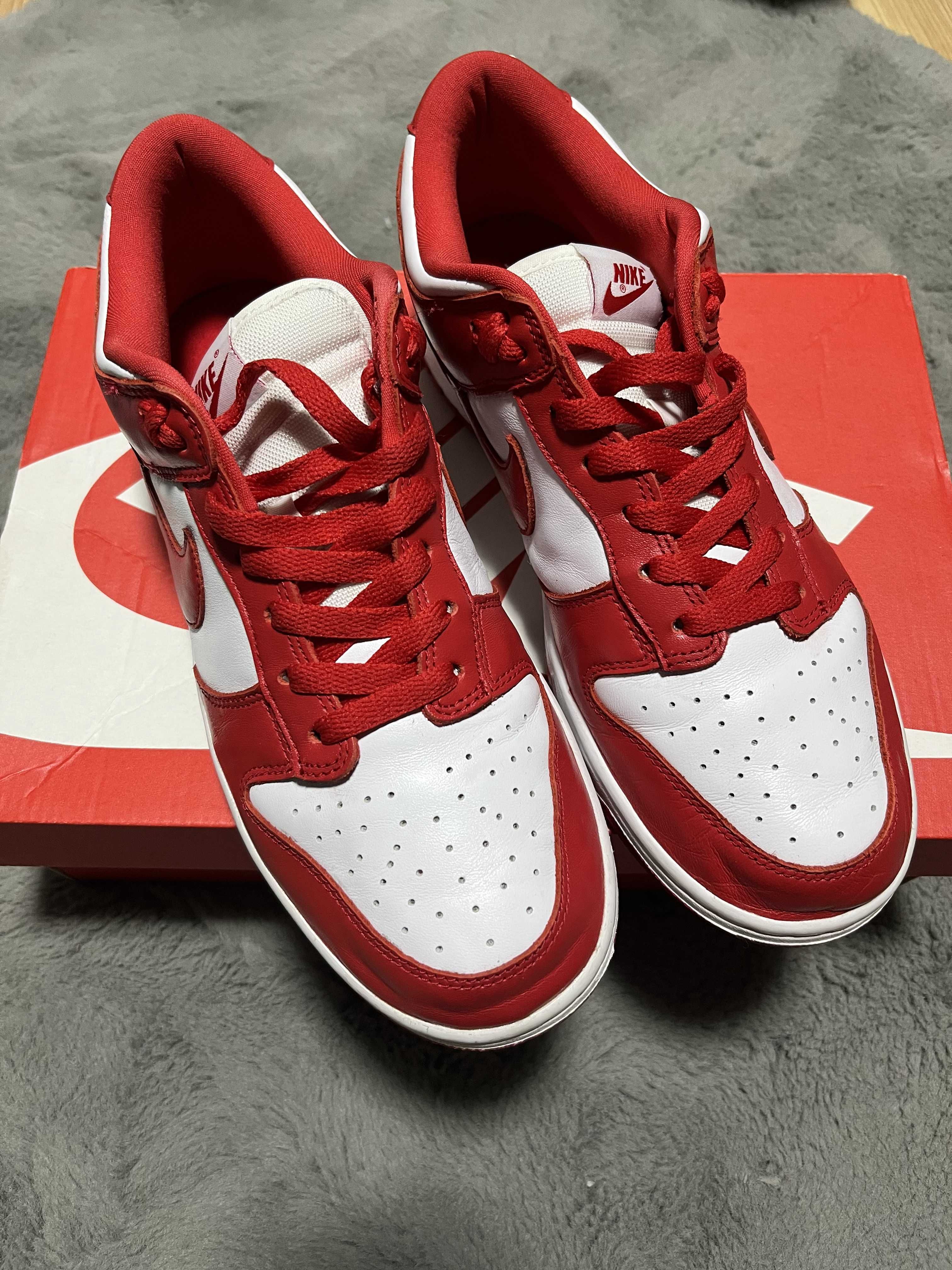 Nike Dunk Low SP "White and University Red"
