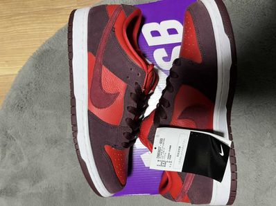 Nike SB Dunk Low "Cherry"