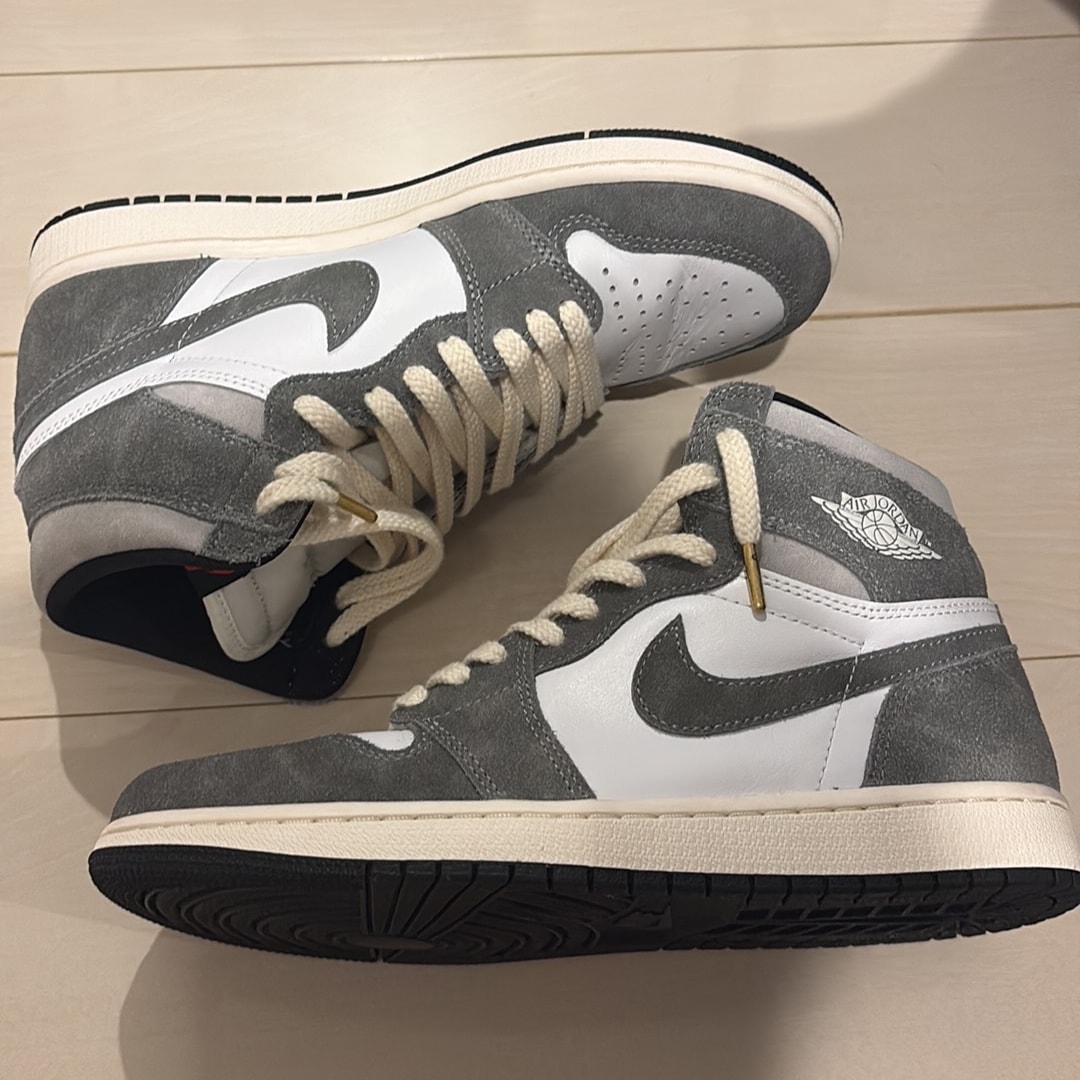 Nike Air Jordan 1 Retro High OG "Black and Smoke Grey"
