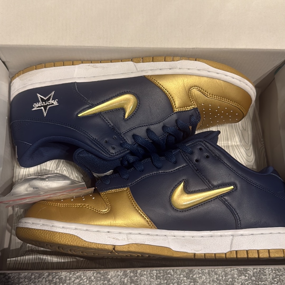 Supreme × Nike SB Dunk Low OG QS "Metallic Gold/Navy"
