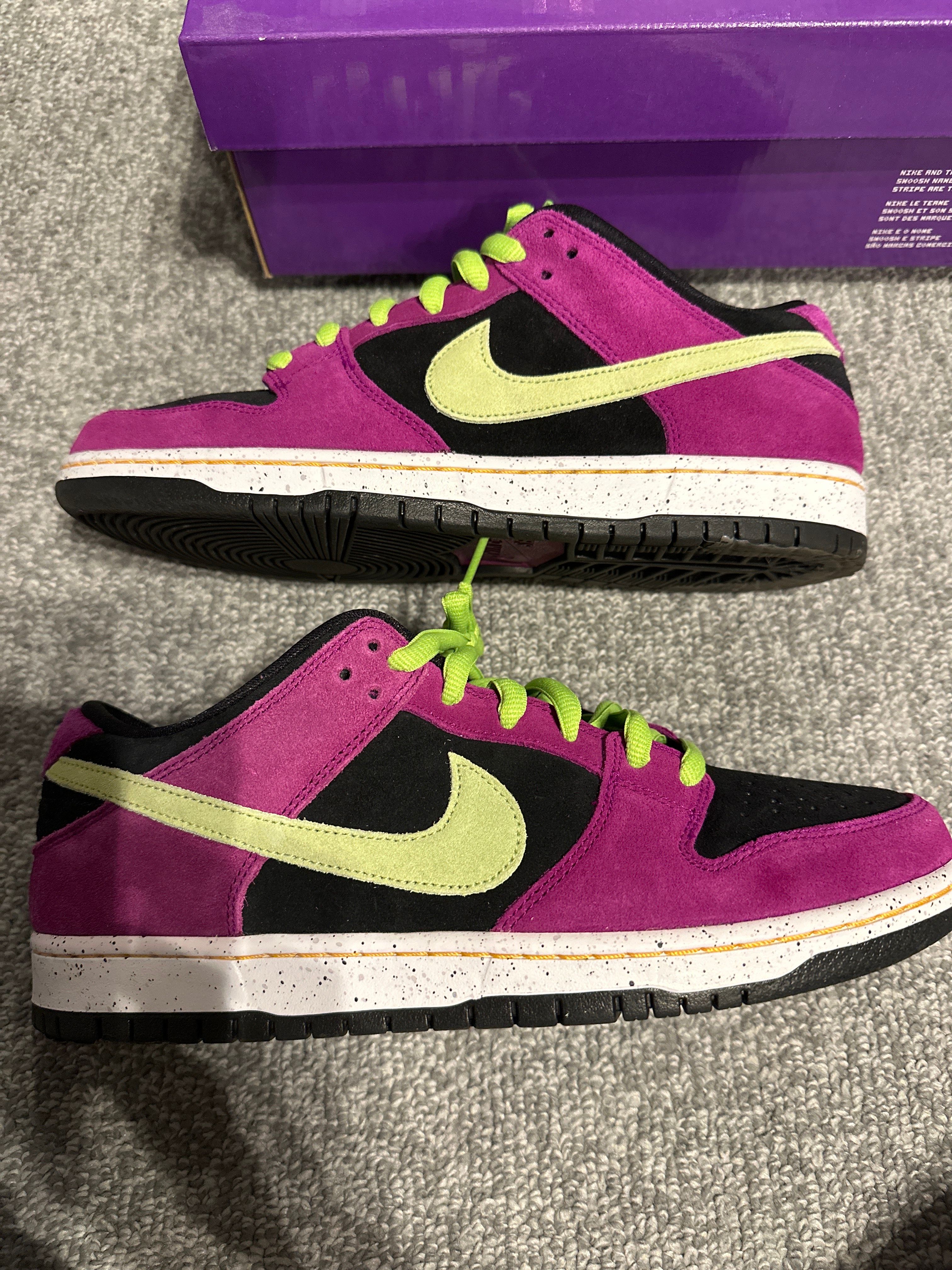 Nike SB Dunk Low "Red Plum"