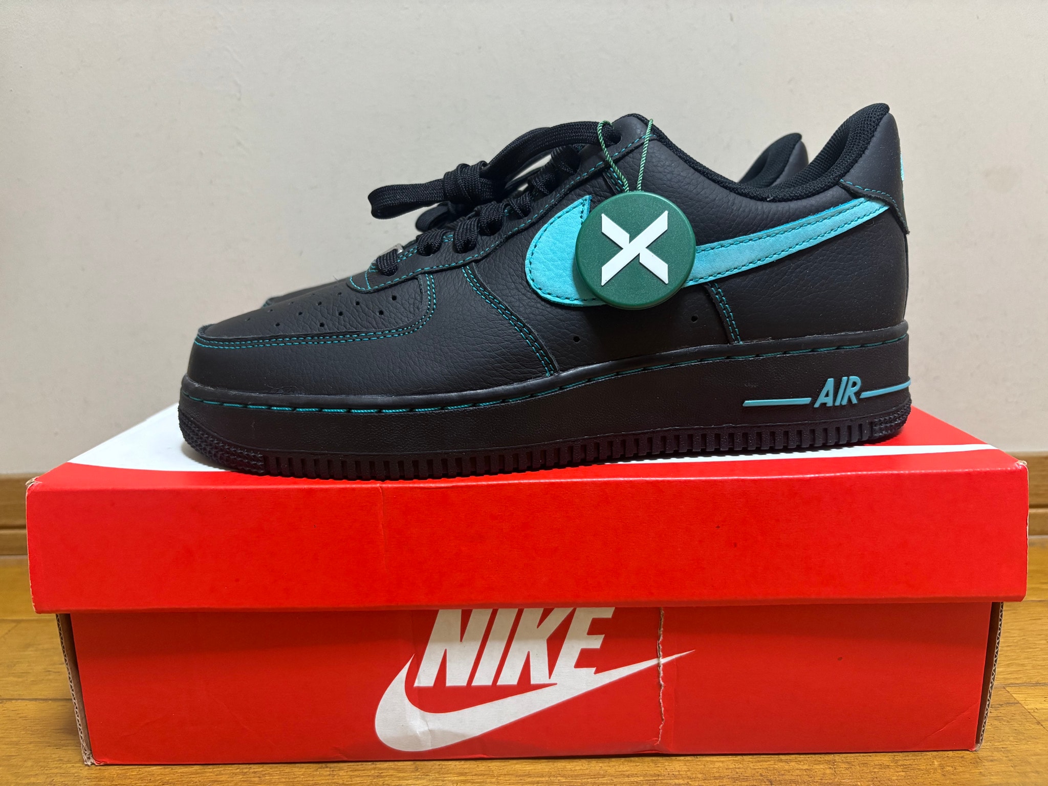 Nike Air Force 1 Low "Black Tiffany"