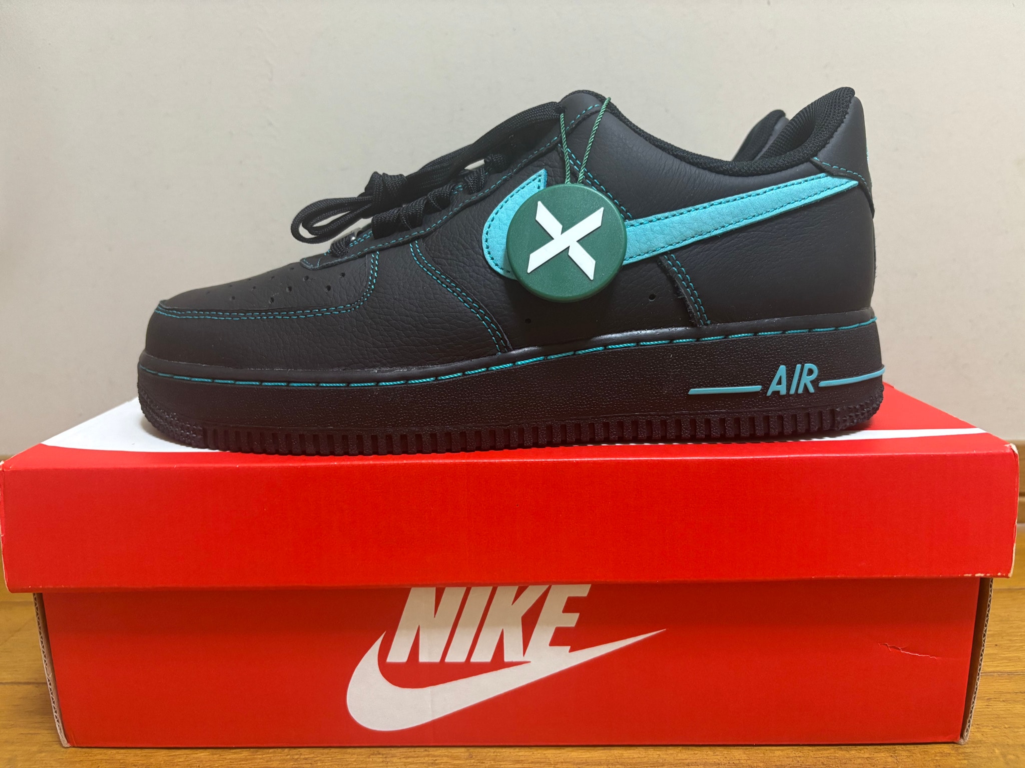 Nike Air Force 1 Low "Black Tiffany"