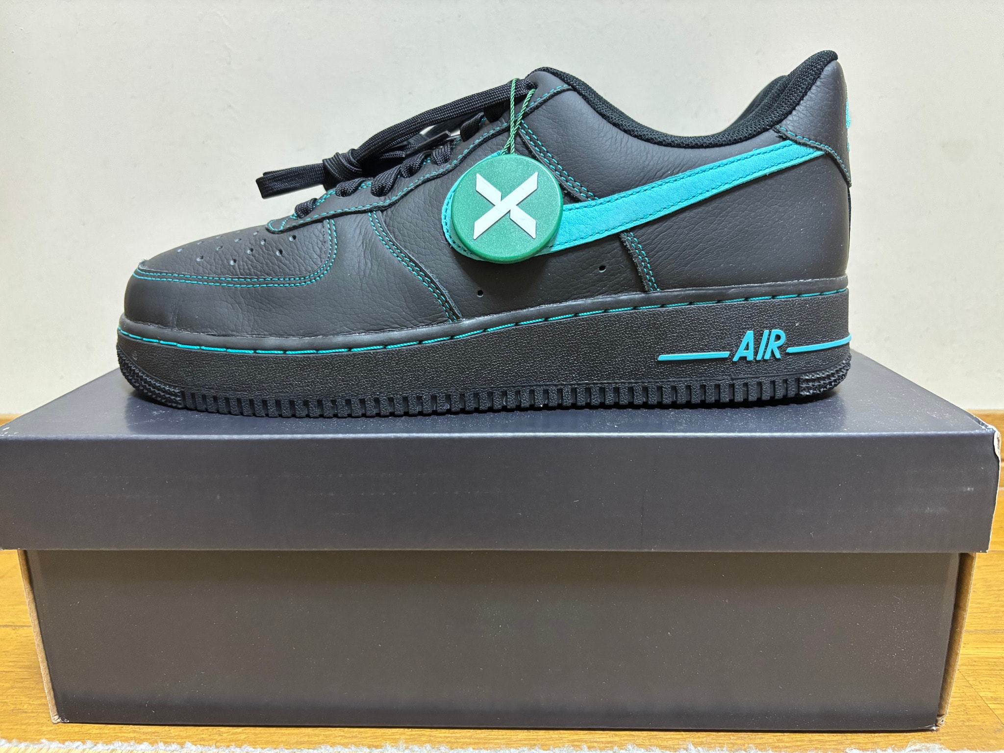 Nike Air Force 1 Low "Black Tiffany"