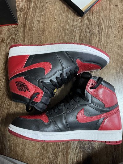 Nike Air Jordan 1 Retro High OG "Bred/Banned" (2016)