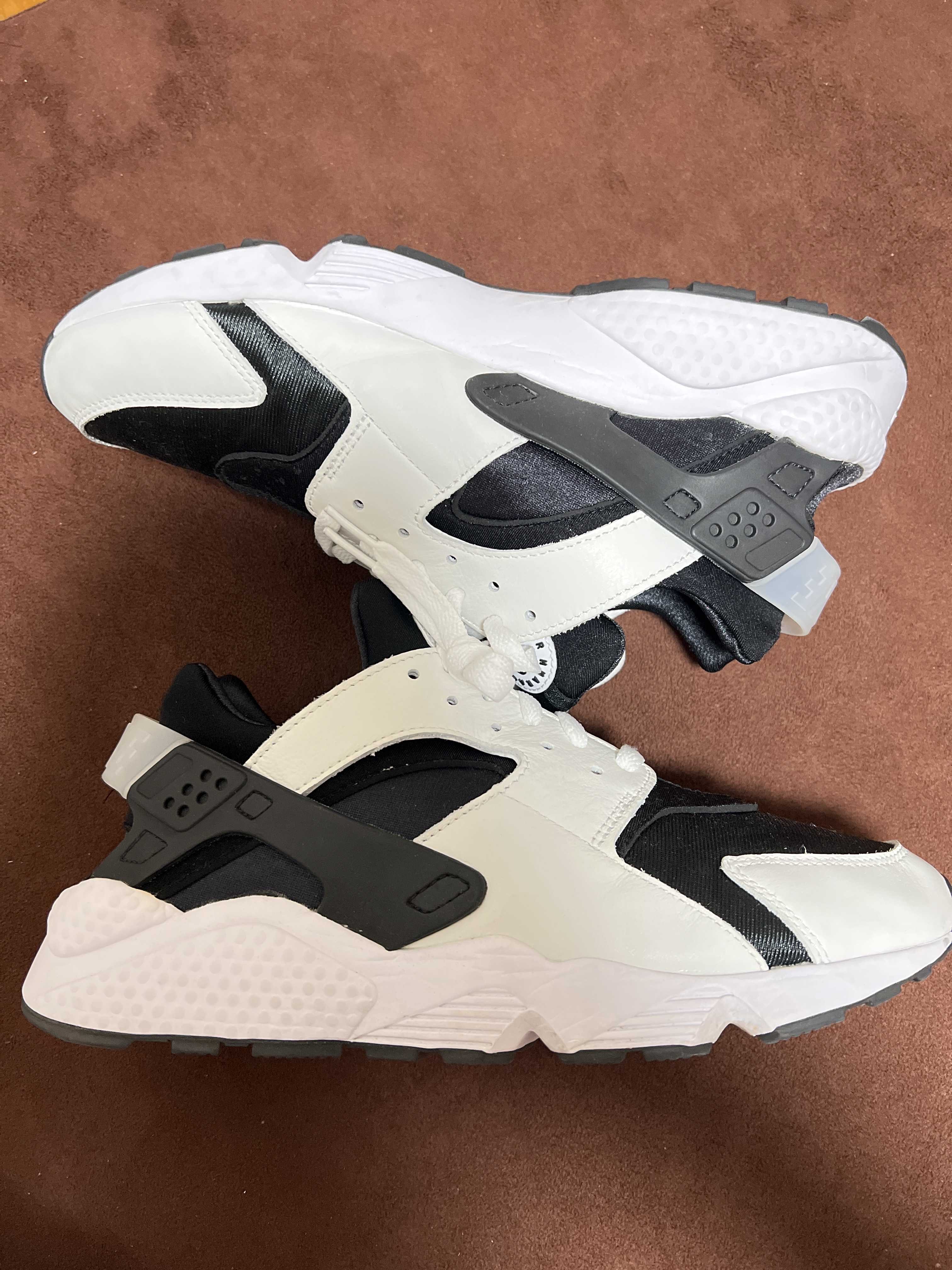 Nike Air Huarache "Black/White"