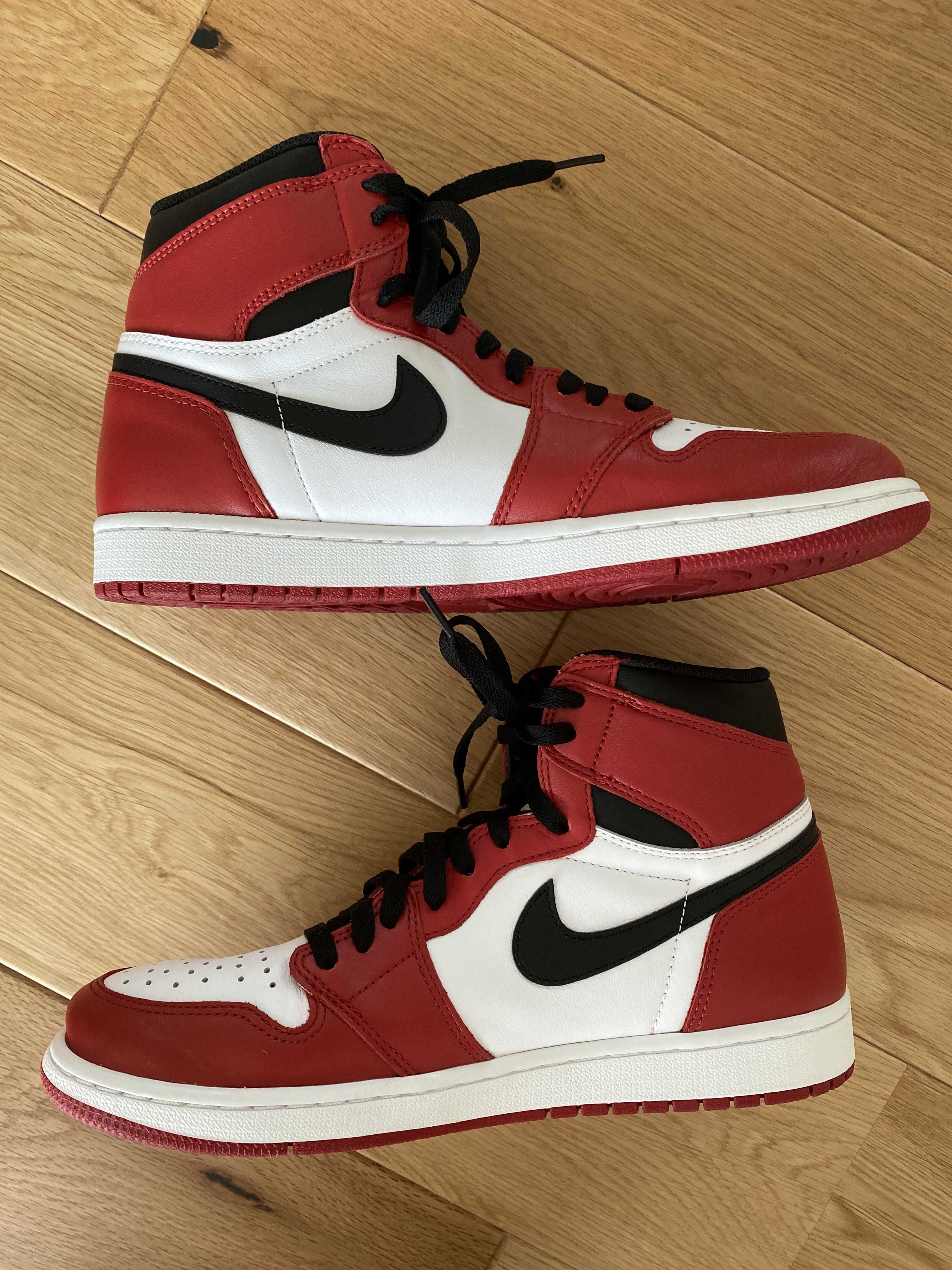 Nike Air Jordan 1 Retro High "Chicago" (2015)