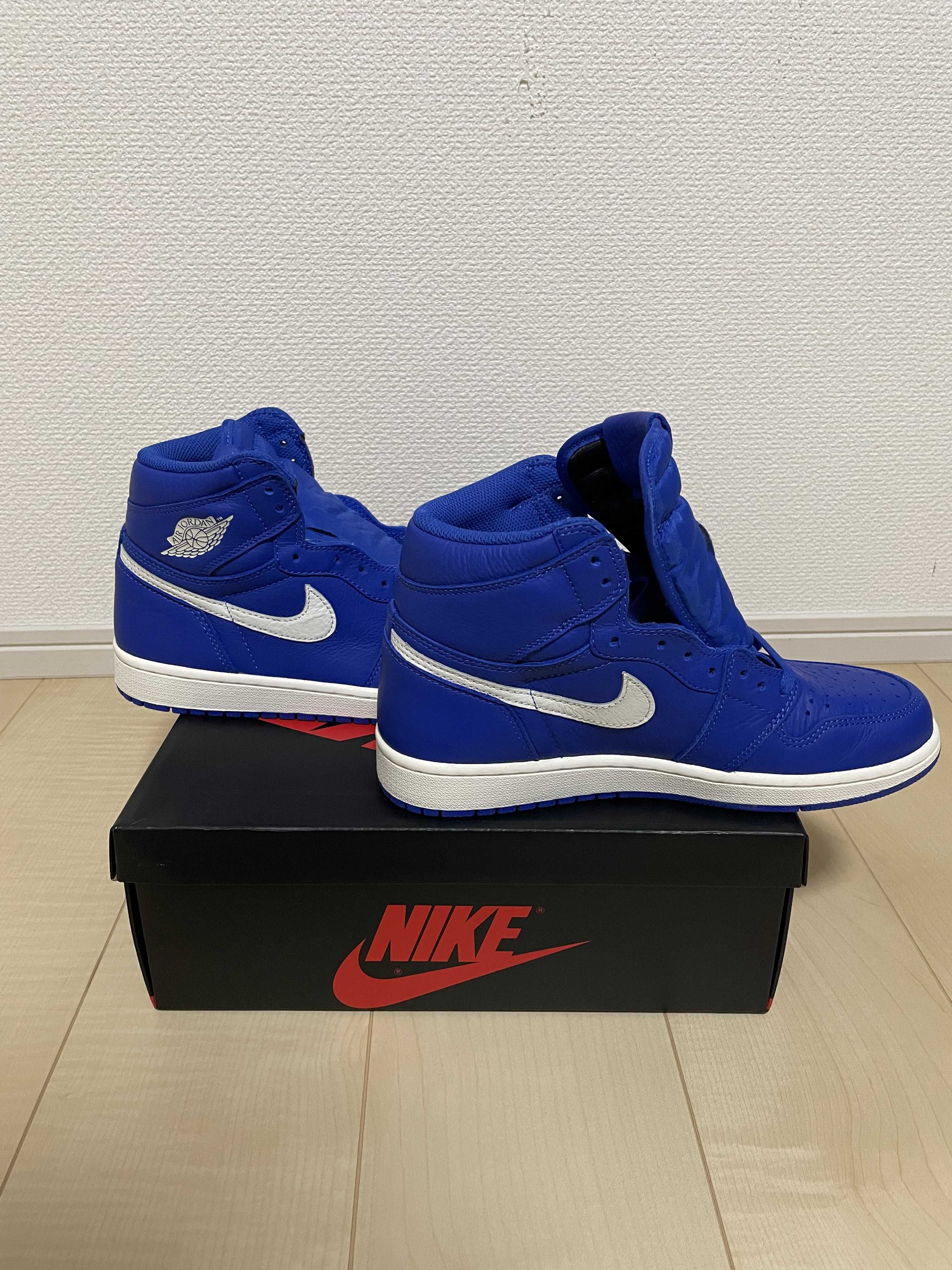 NIKE AIR JORDAN 1 RETRO HIGH "HYPER ROYAL"