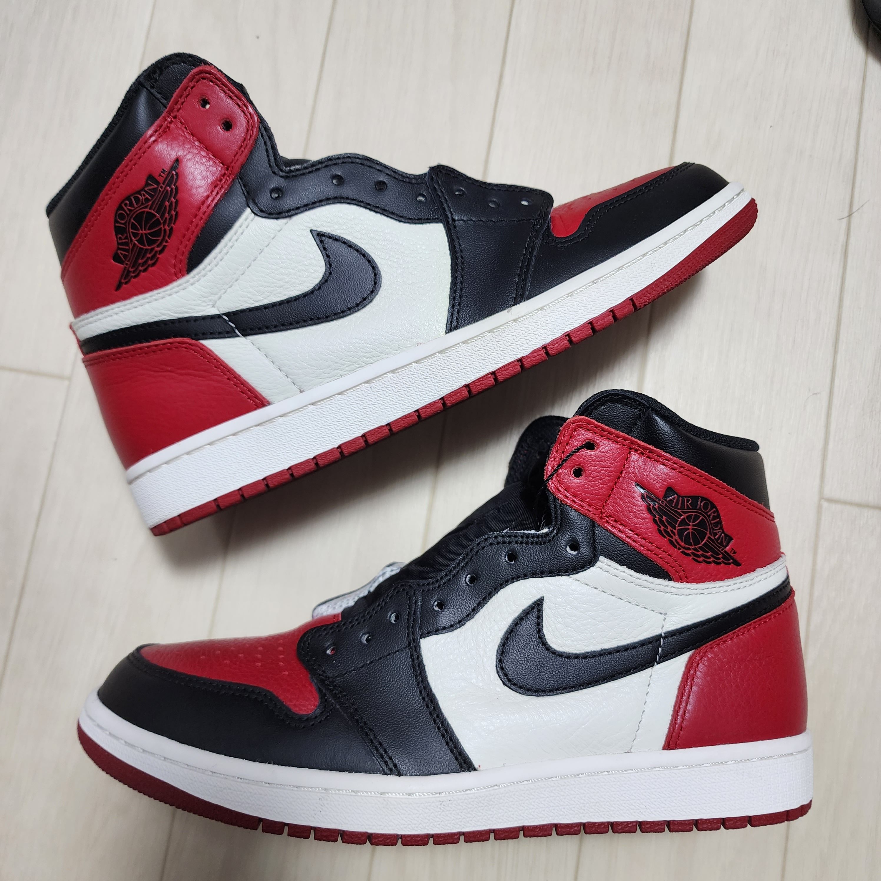 Nike Air Jordan 1 Retro High OG "Bred Toe"