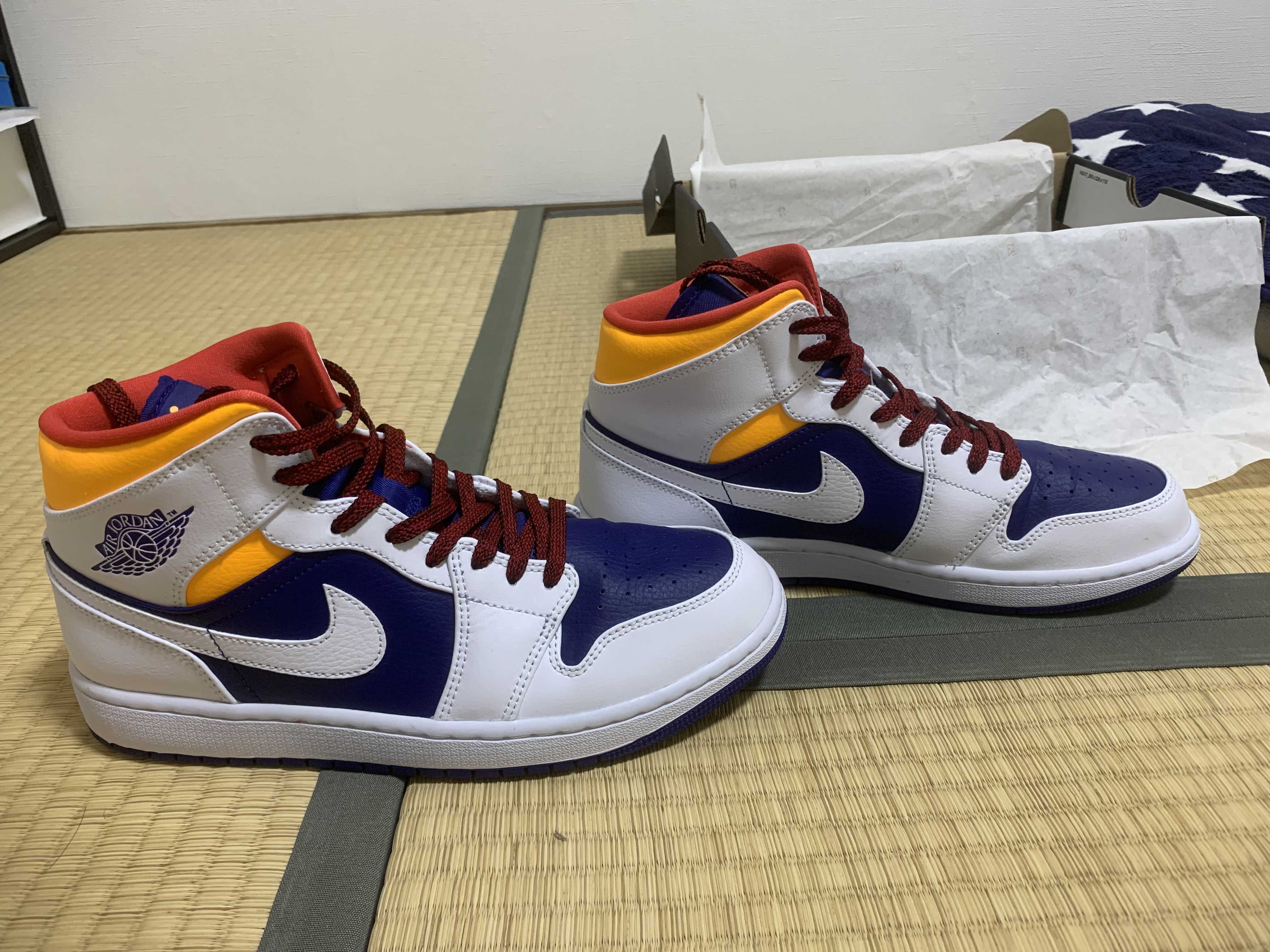 NIKE AIR JORDAN 1 MID "WHITE/NAVY/YELLOW"