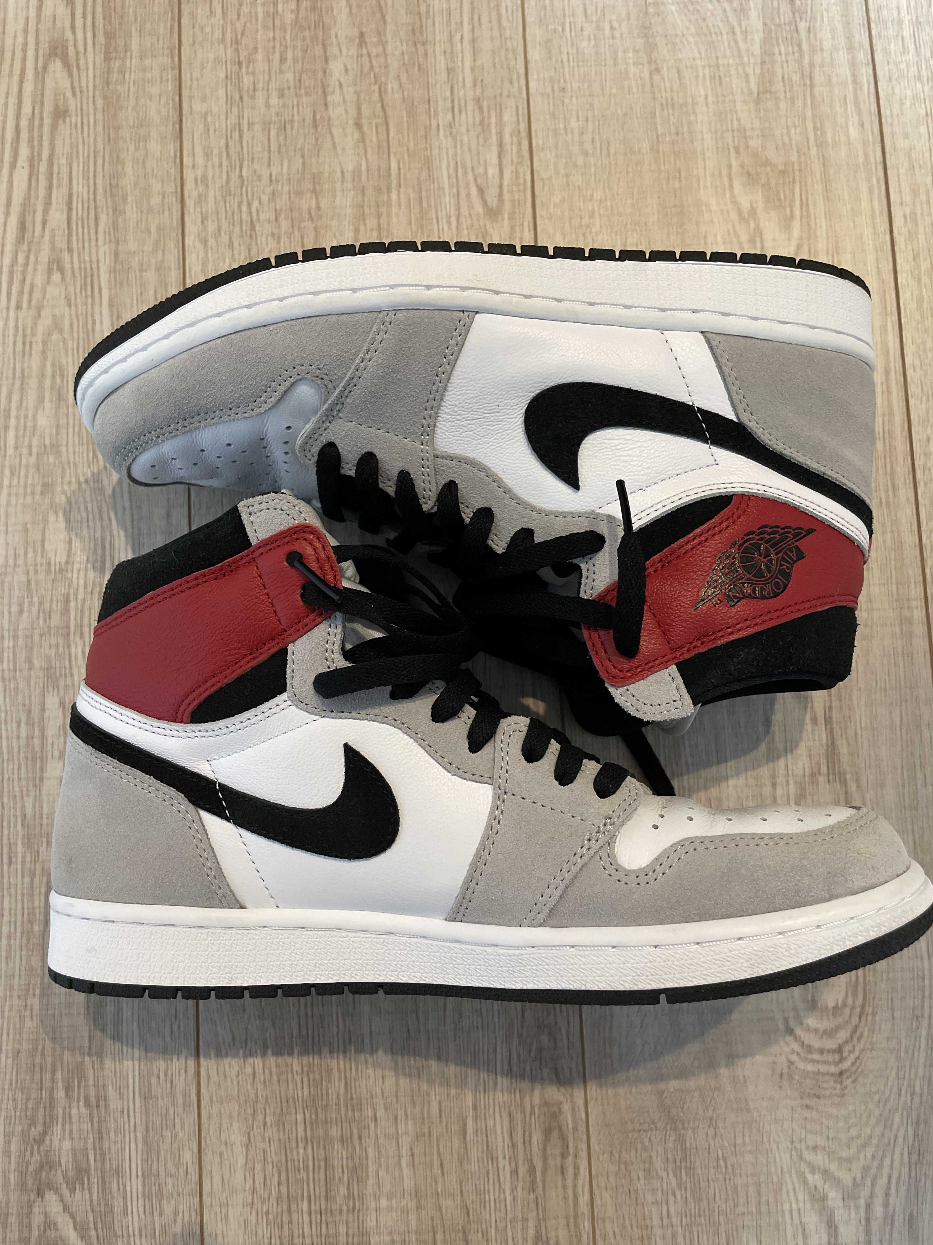 Nike Air Jordan 1 High OG "White/Black/Light Smoke Grey"