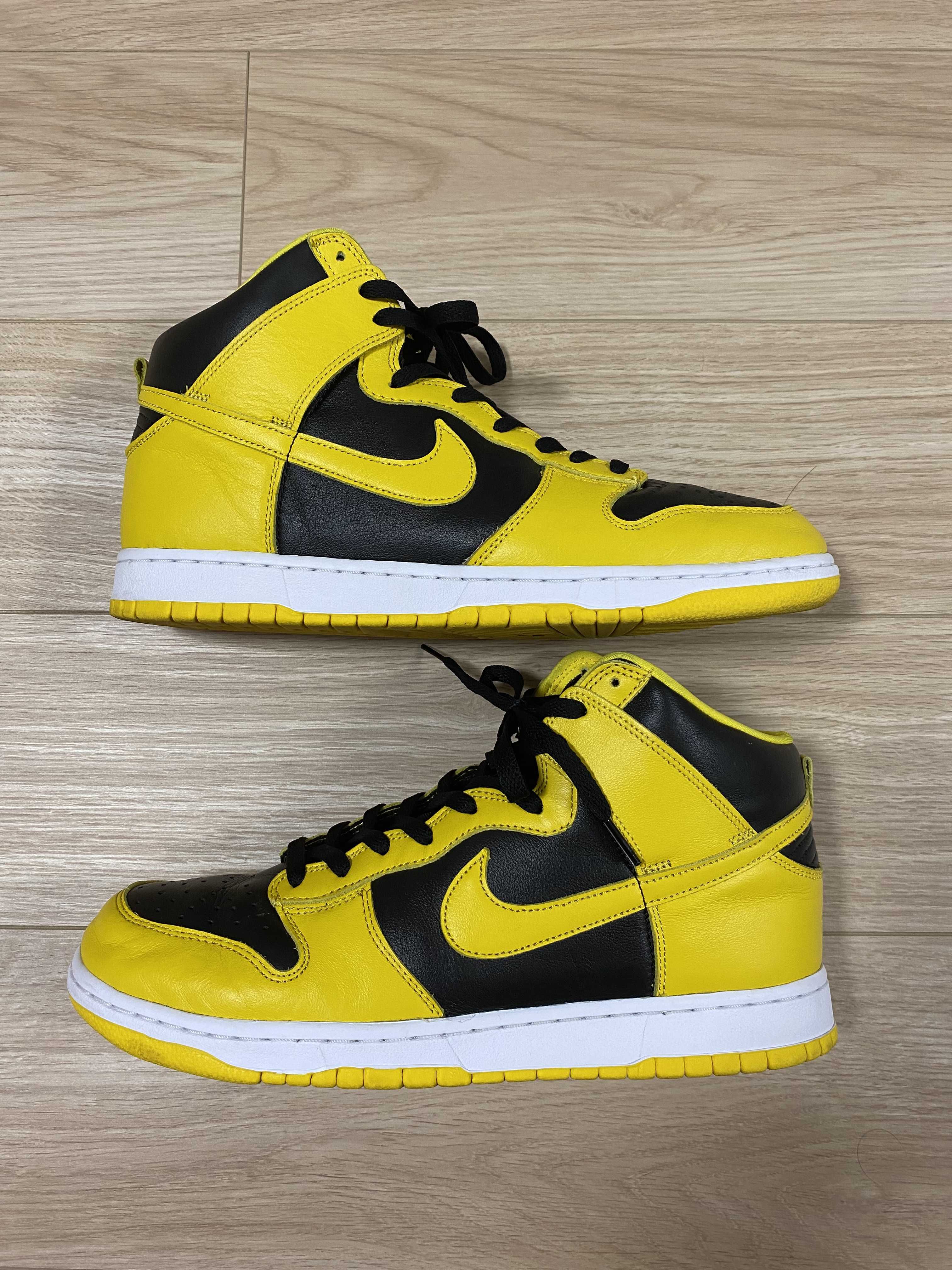 Nike Dunk High "Black/Varsity Maize"