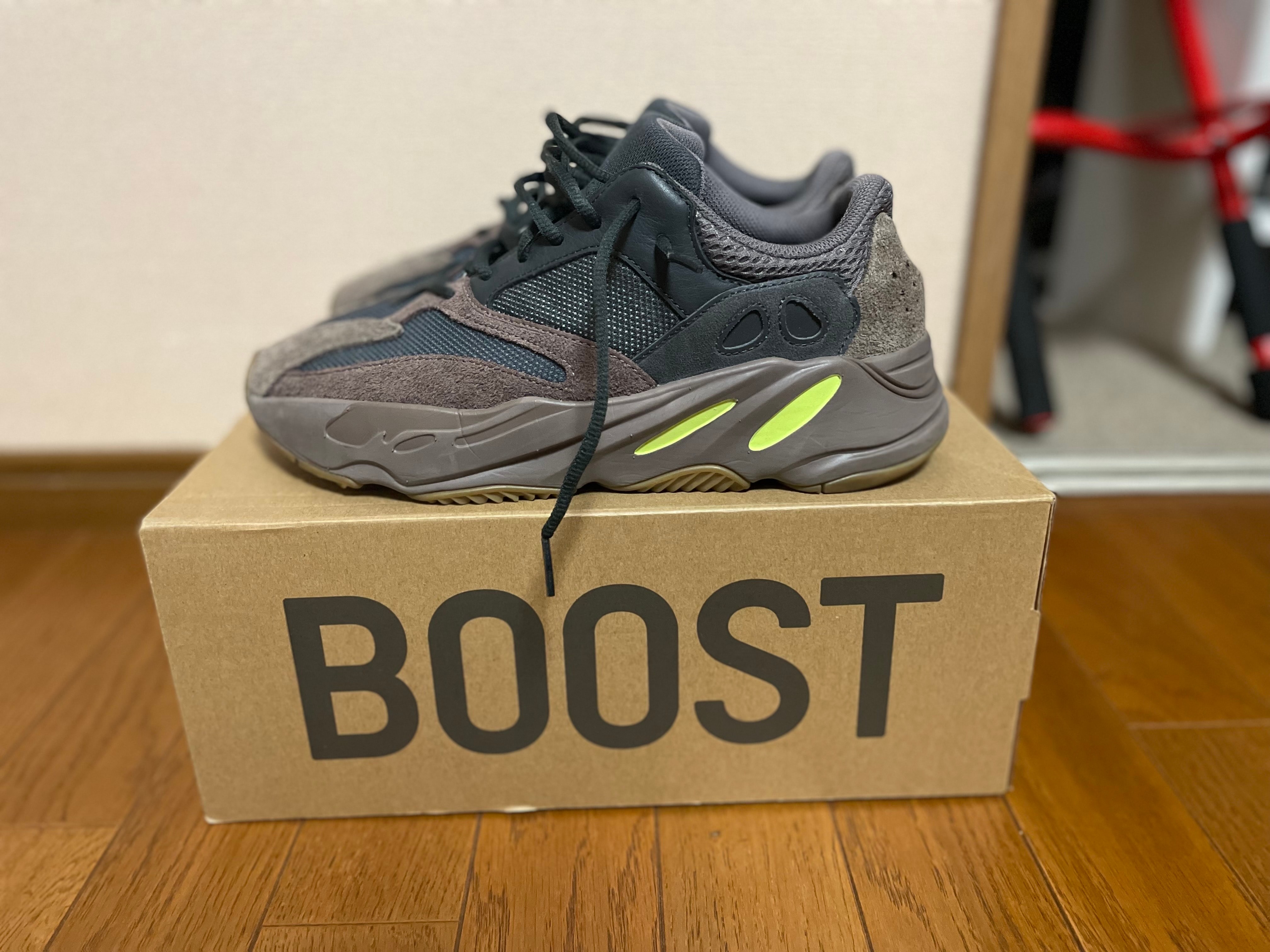 YEEZY BOOST 700 WAVE RUNNER DARK GREY