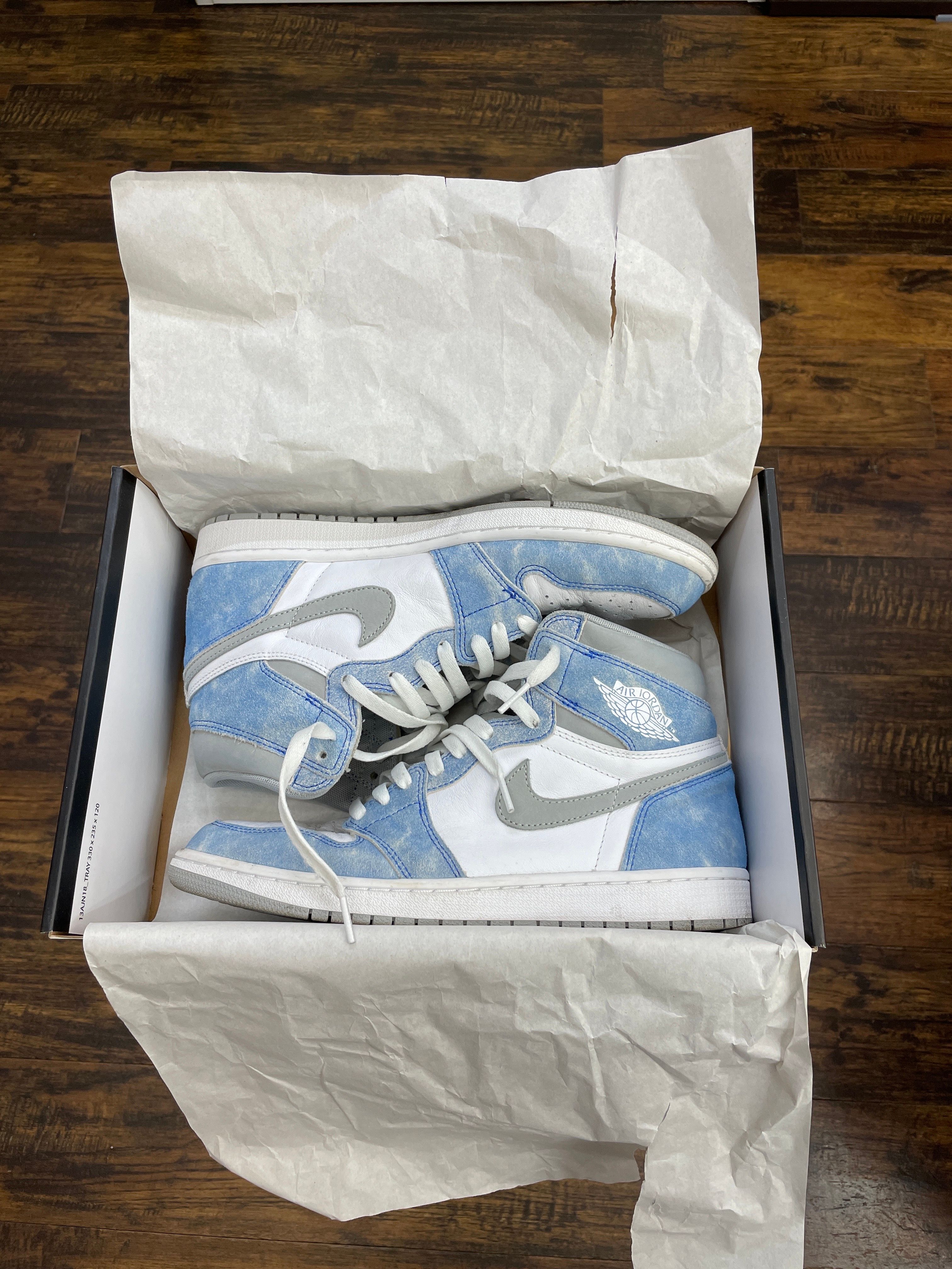 Nike Air Jordan 1 High OG "Hyper Royal"