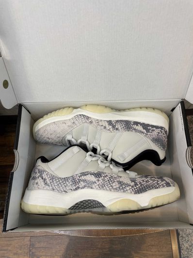 Nike Air Jordan 11 Low Snakeskin "Light Bone/University Red/Sail/Black"