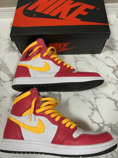 Nike Air Jordan 1 High OG "Light Fusion Red"